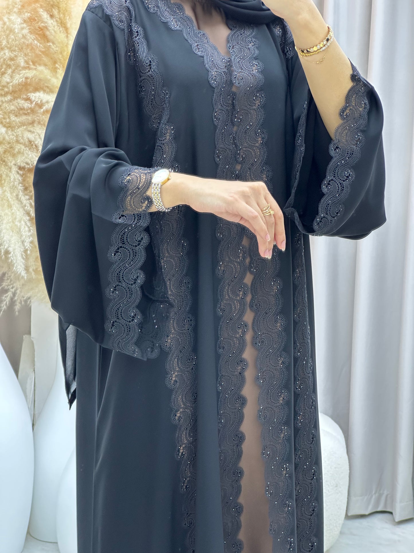 C 0561 Black Classic Lace Abaya