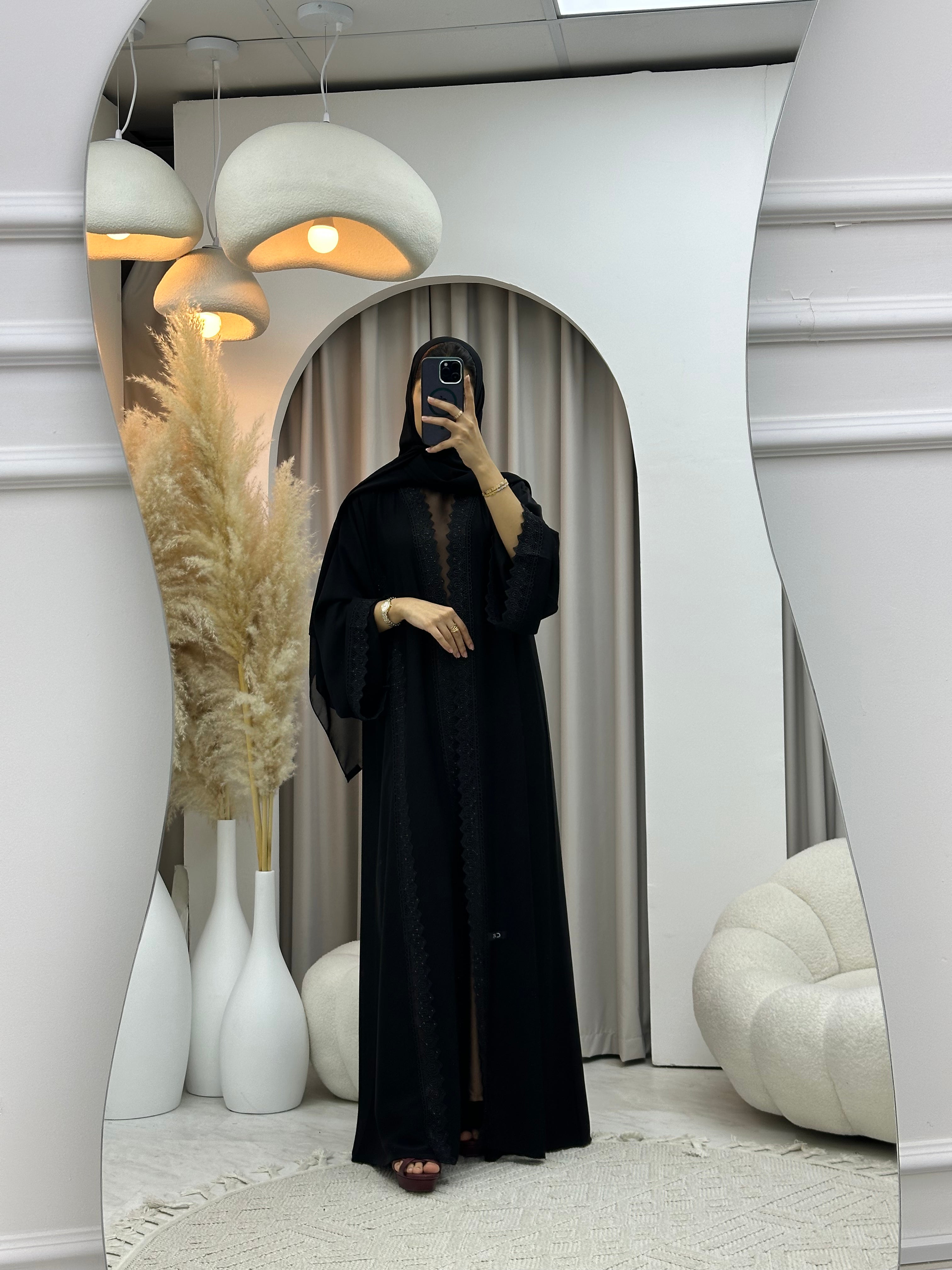 C RTW-U 0562 Black Classic Lace Abaya