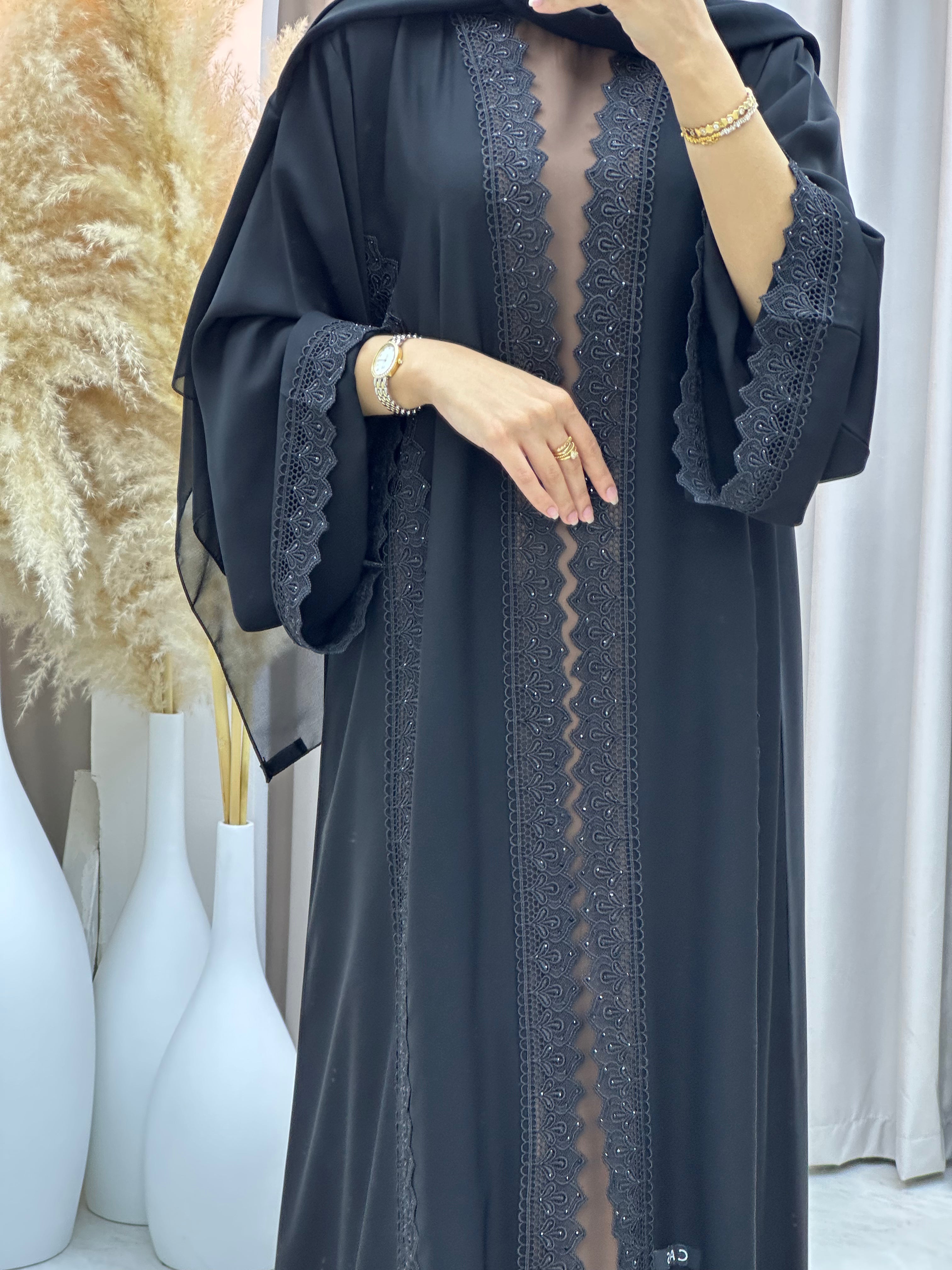 C RTW-U 0562 Black Classic Lace Abaya
