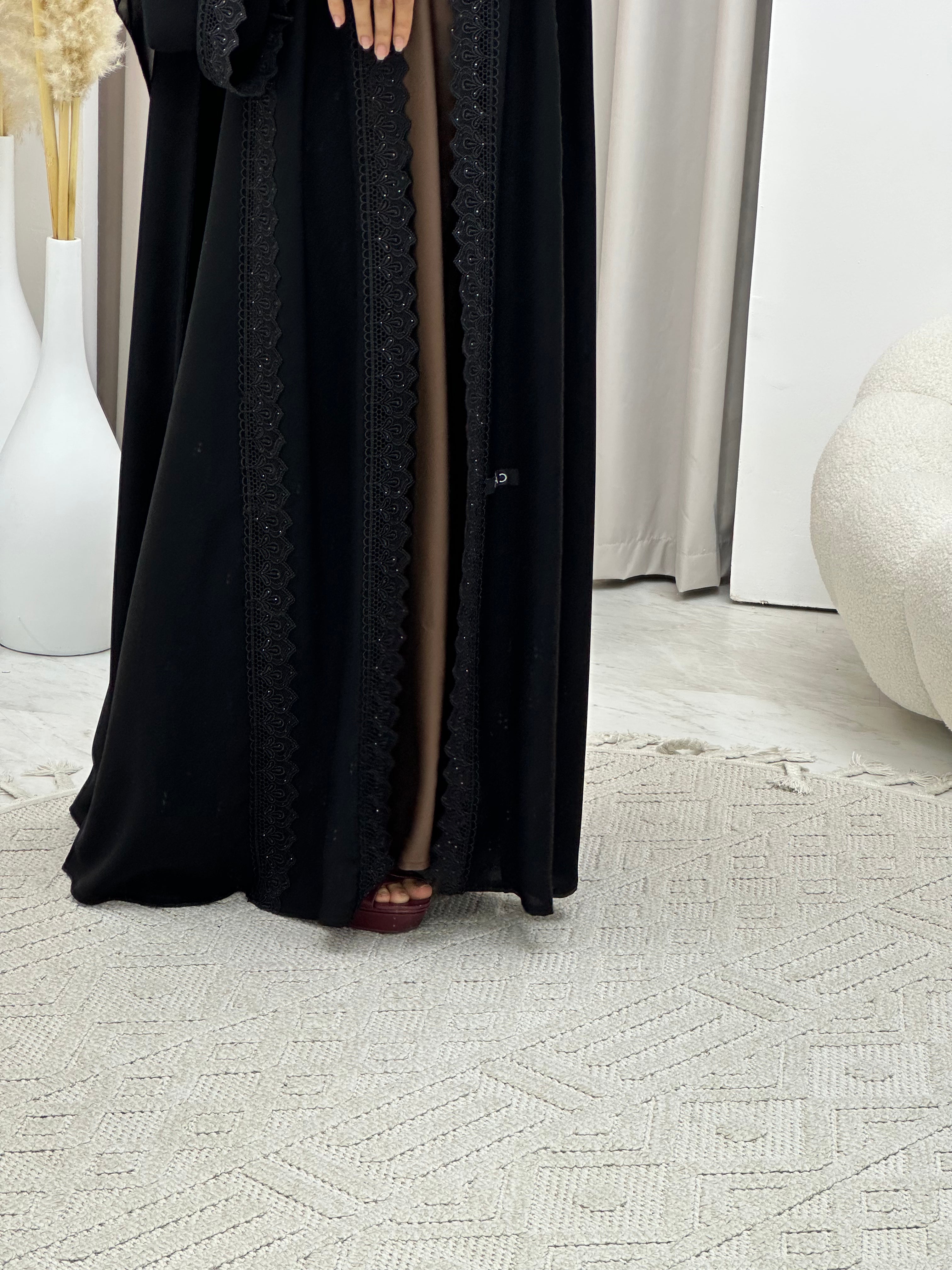 C RTW-U 0562 Black Classic Lace Abaya