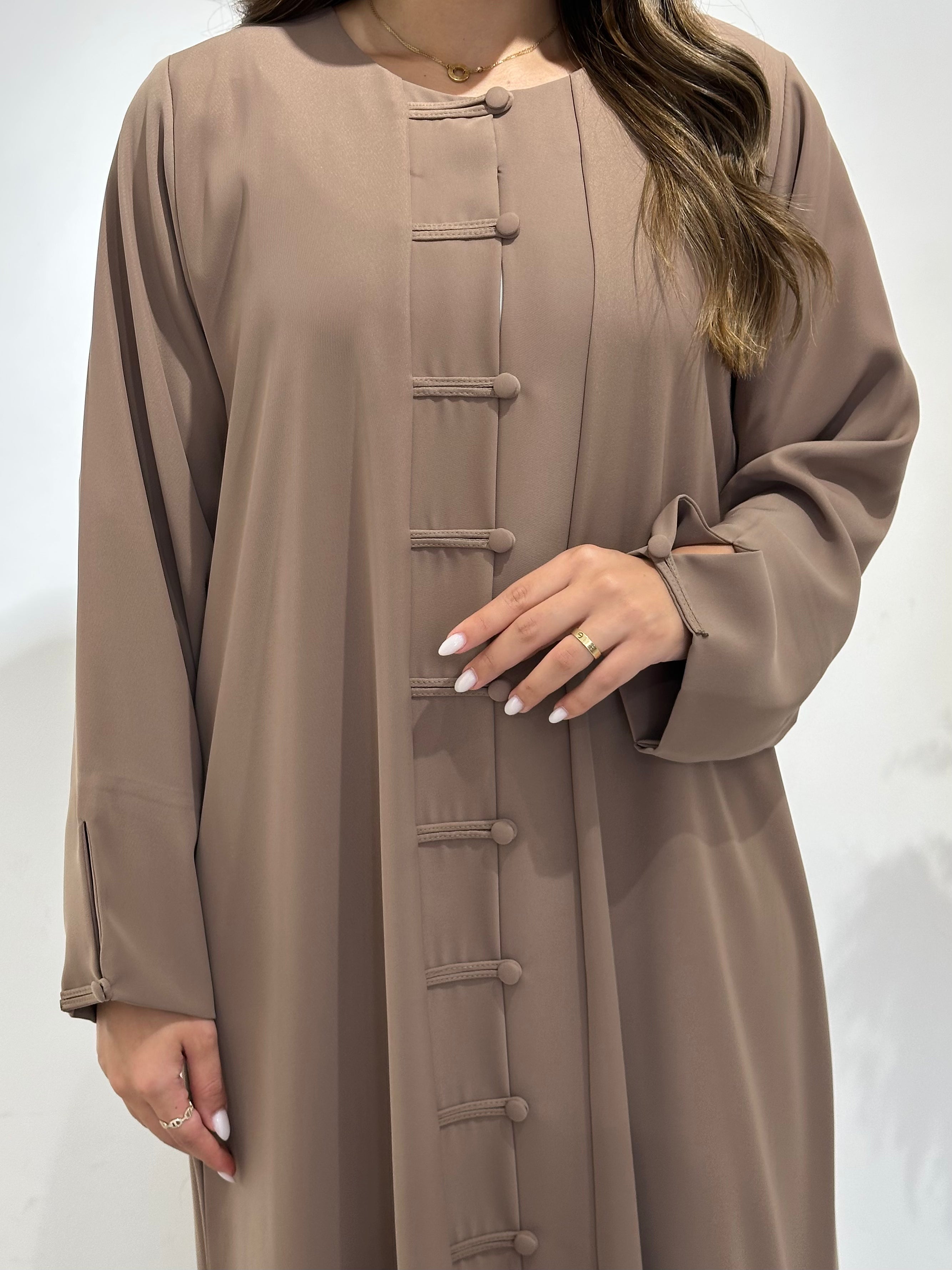 عباية مطبوعة بنقشة زنبق أسود C 1254