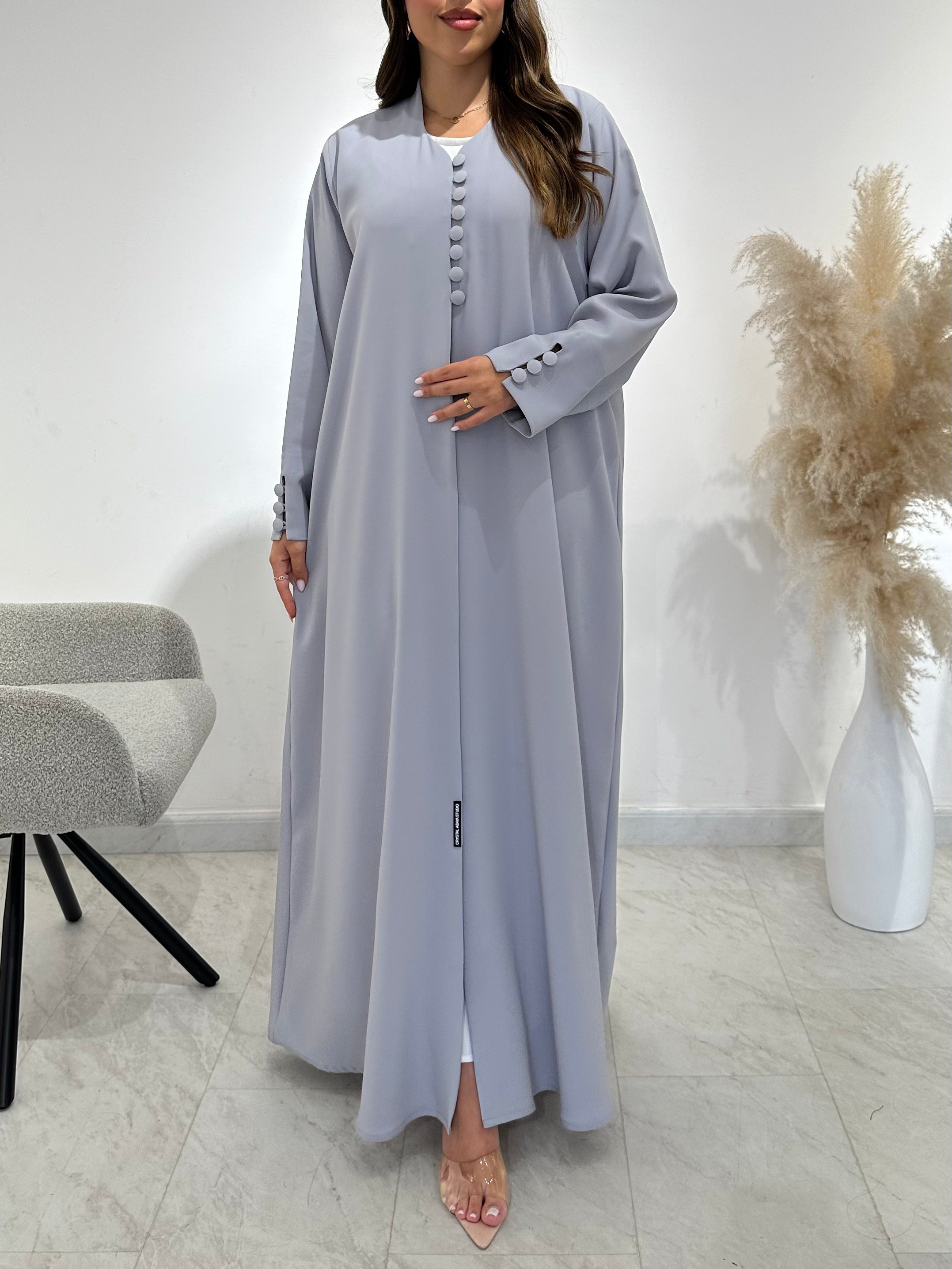 عباية مطبوعة بنقشة زنبق أسود C 1254