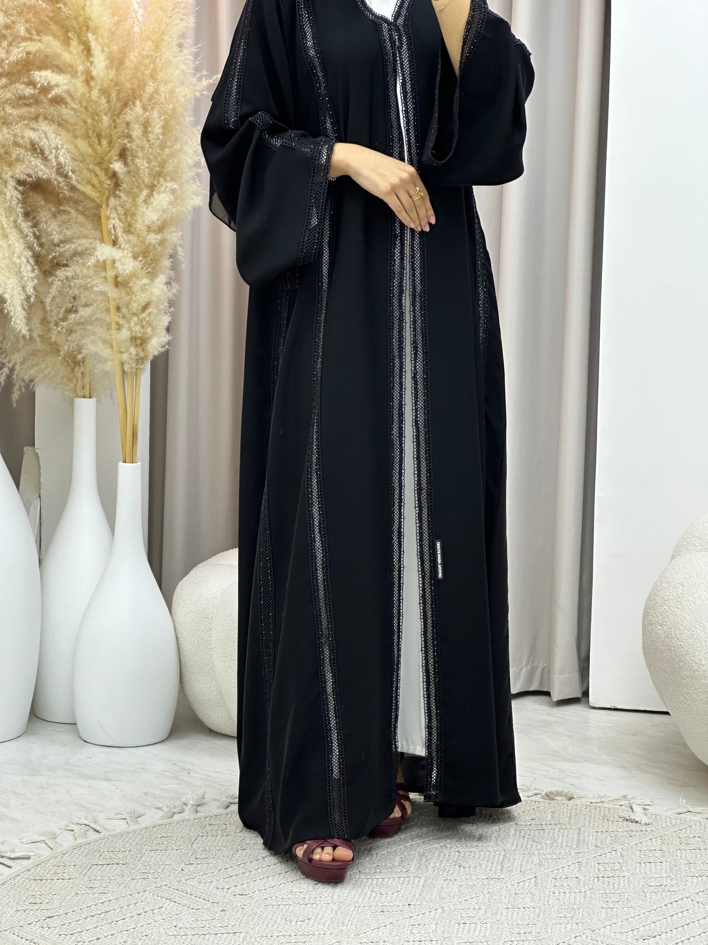 C 0559 Black Classic Lace Abaya