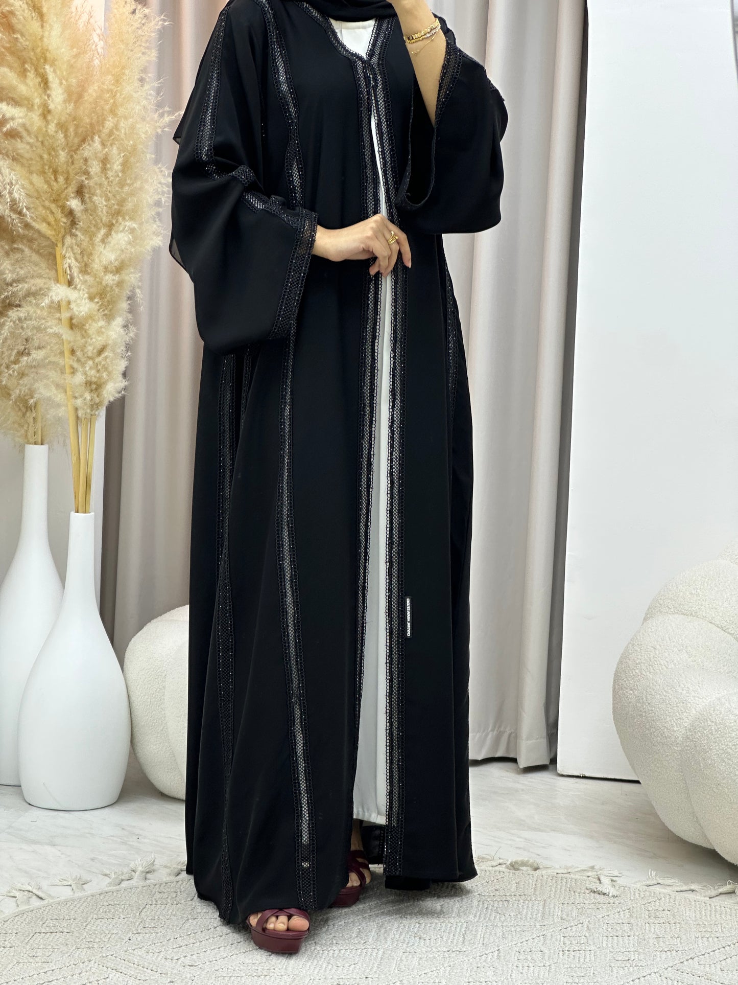 C 0559 Black Classic Lace Abaya