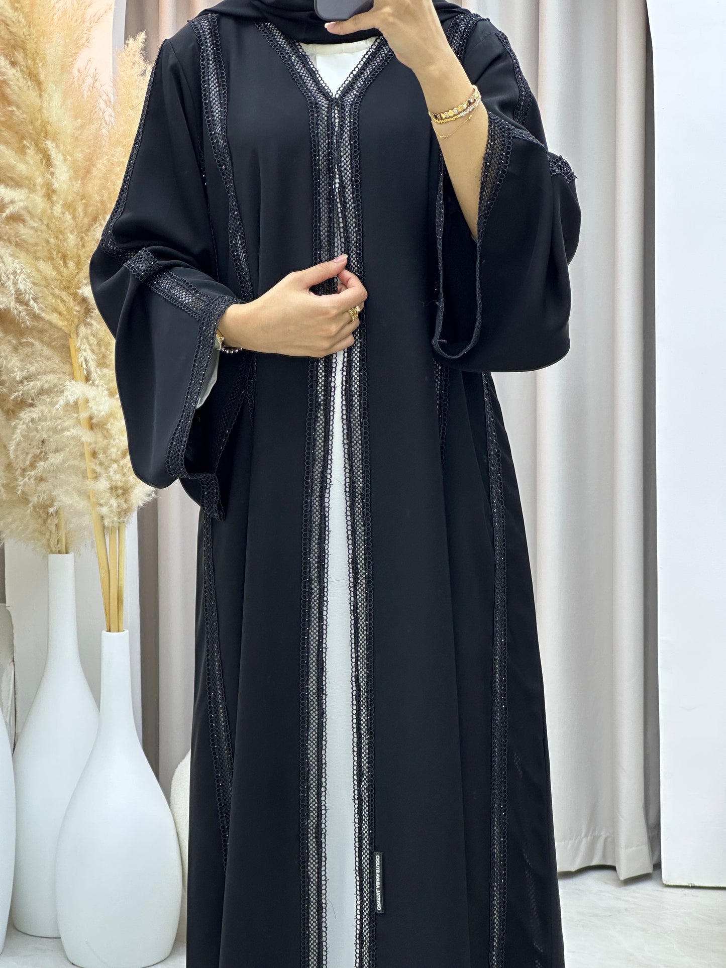 C 0559 Black Classic Lace Abaya