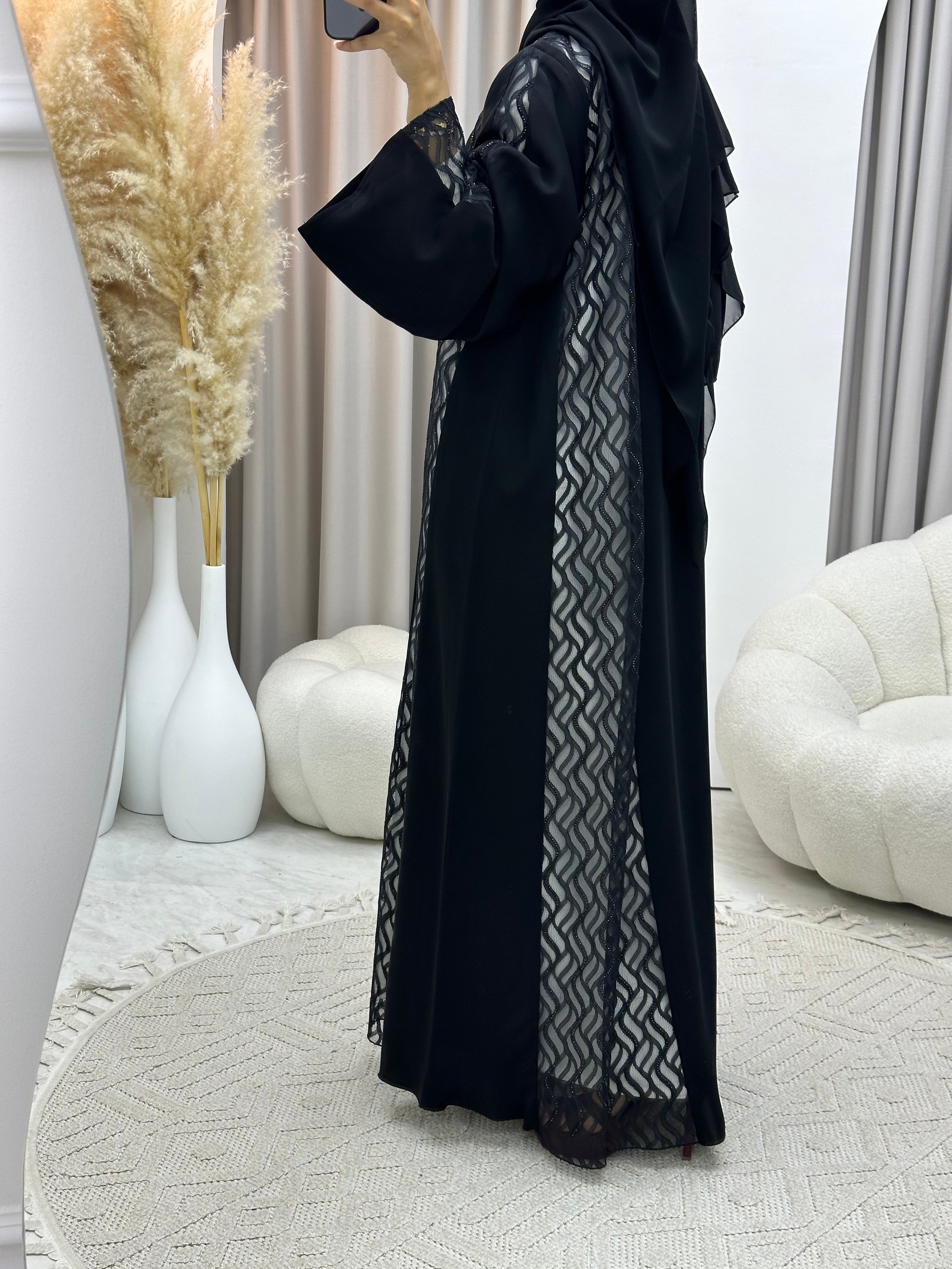 C RTW 0560 Black Classic Lace Abaya