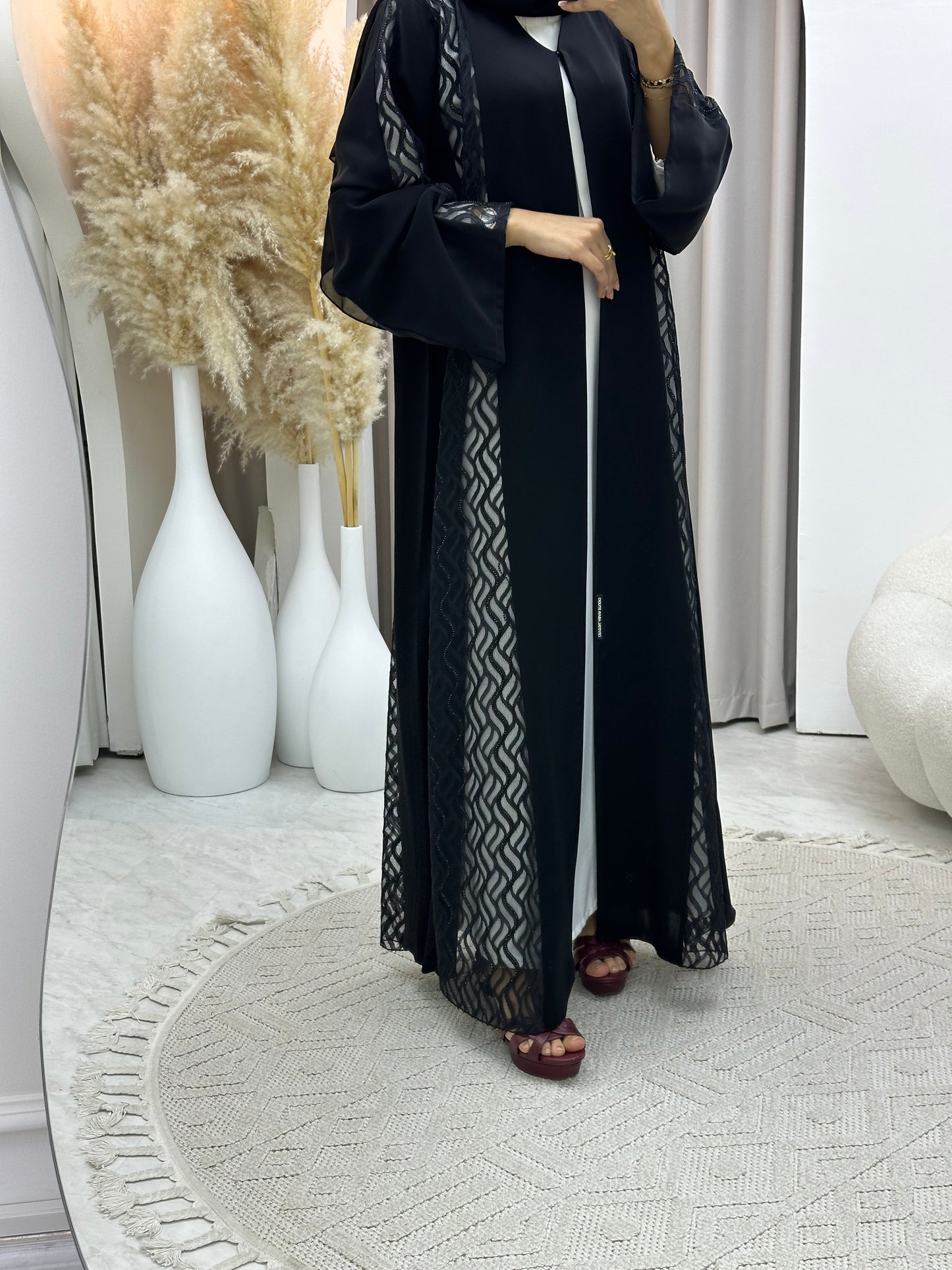 C 0560 Black Classic Lace Abaya