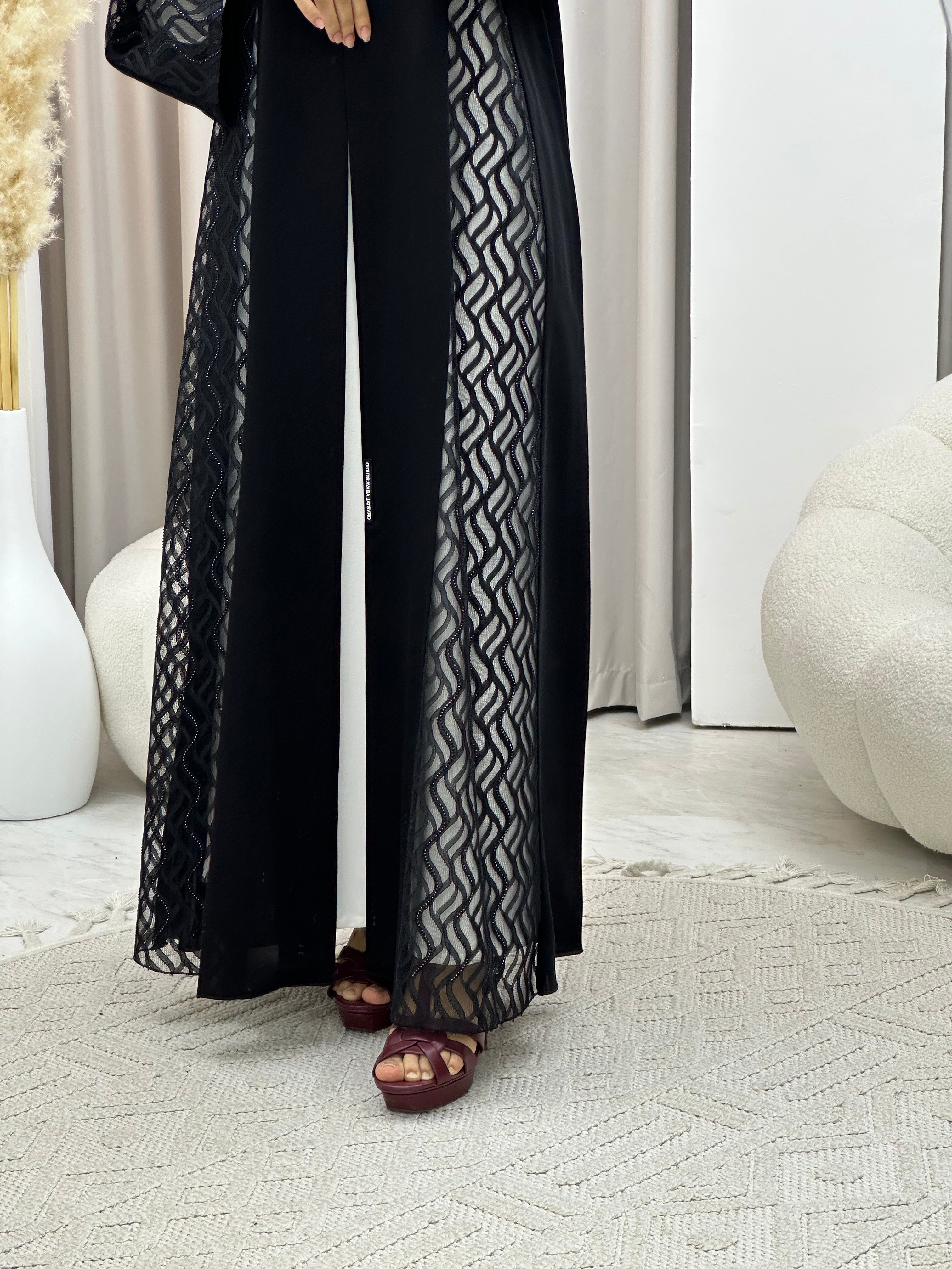 C RTW 0560 Black Classic Lace Abaya