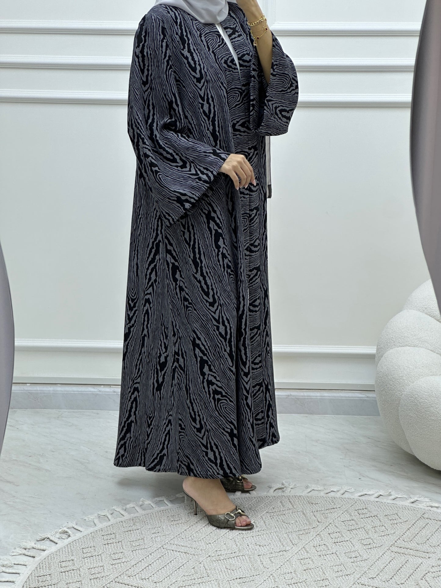 C Swirl Bisht Budget Grey Abaya