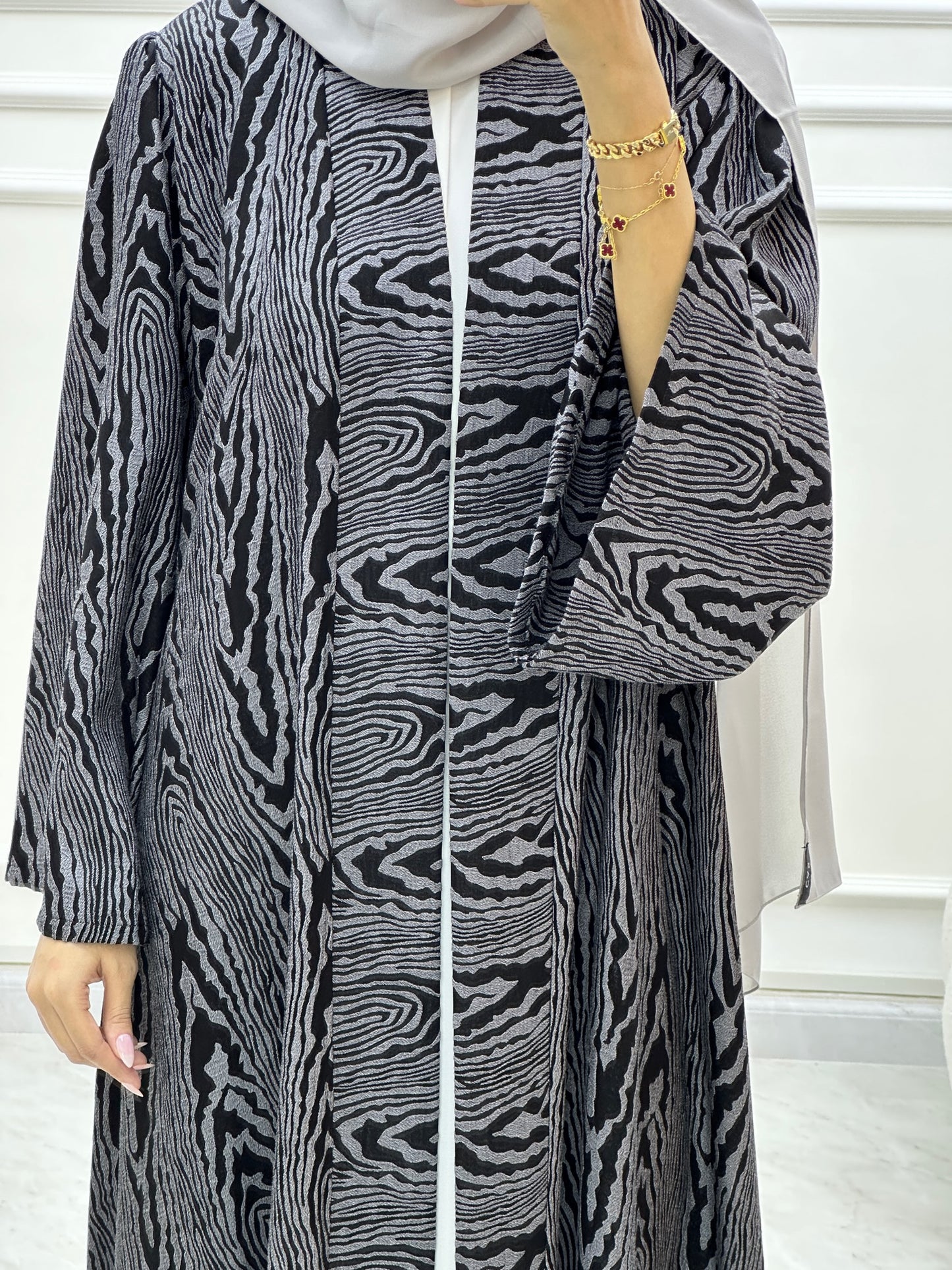 C Swirl Bisht Budget Grey Abaya