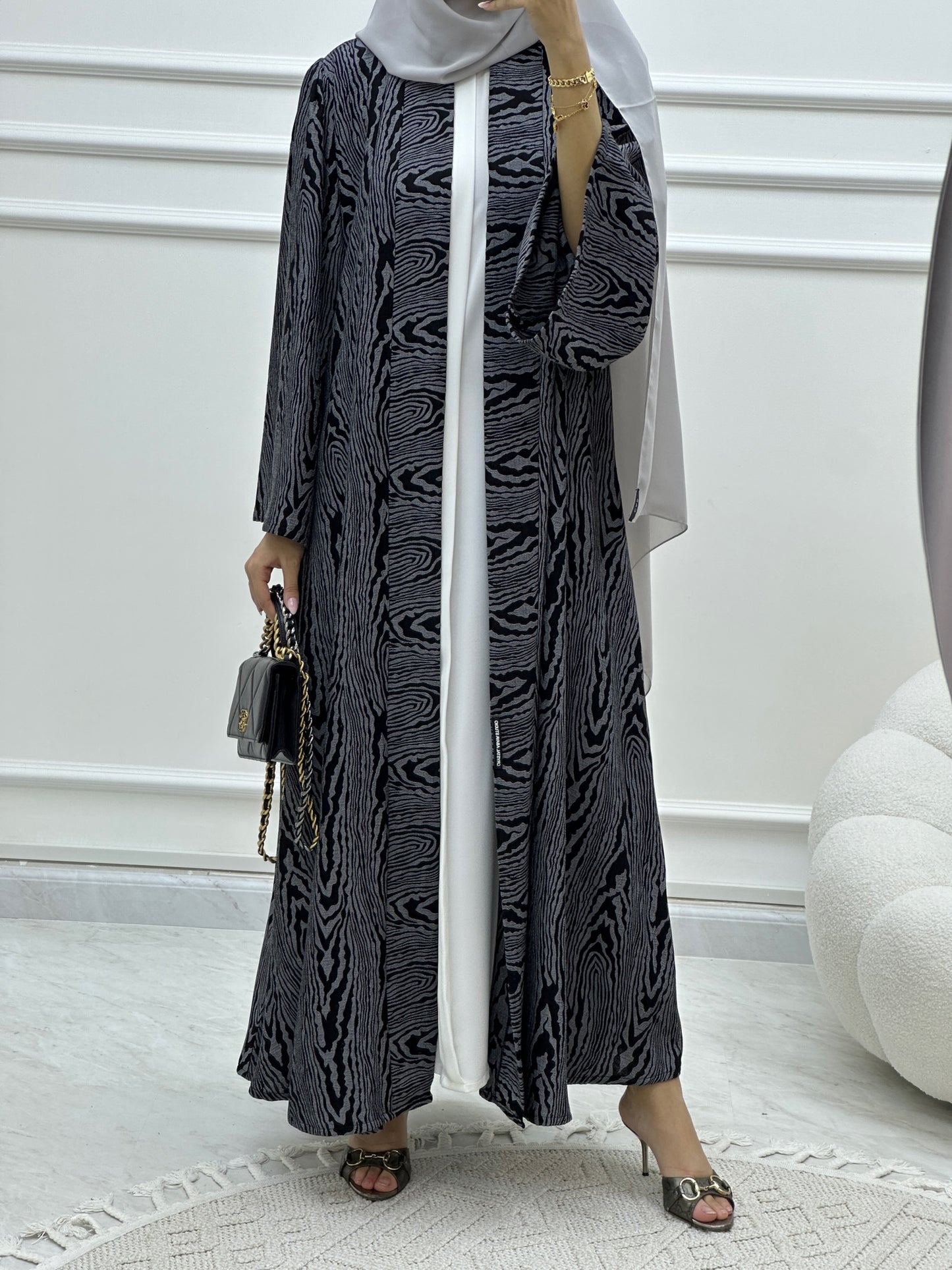 C Swirl Bisht Budget Grey Abaya