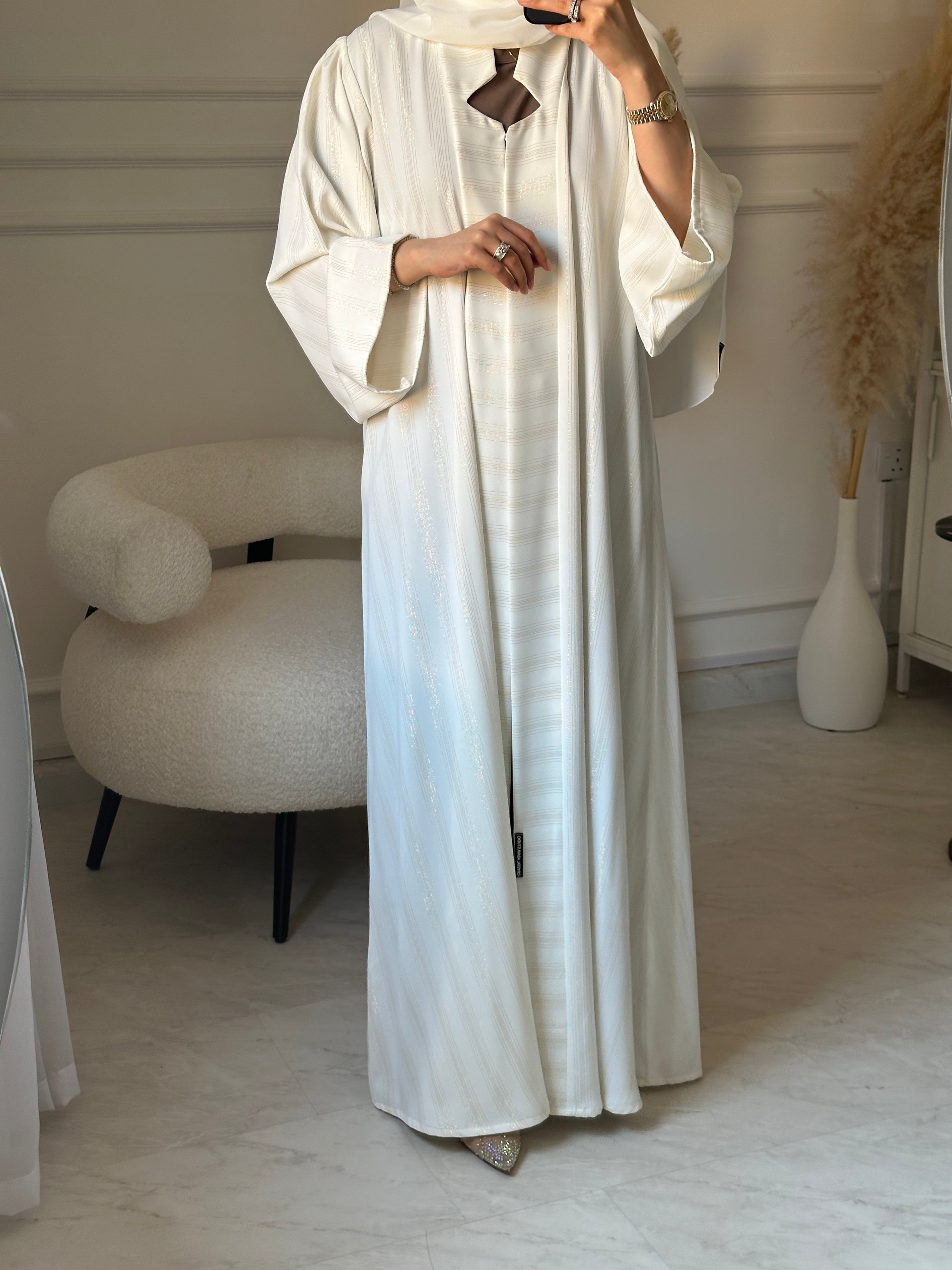 C 1519 White Abaya