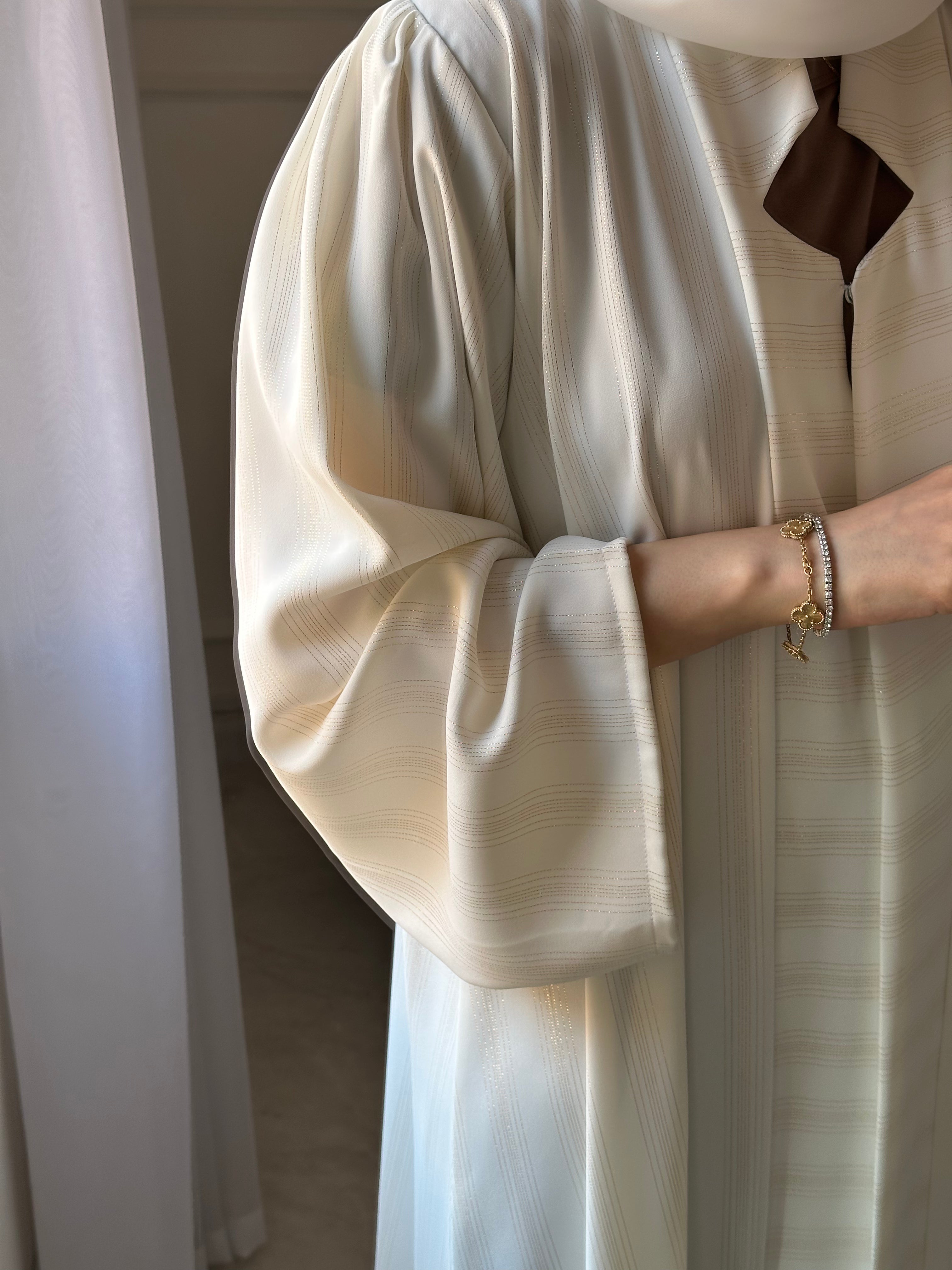 C 1519 White Abaya