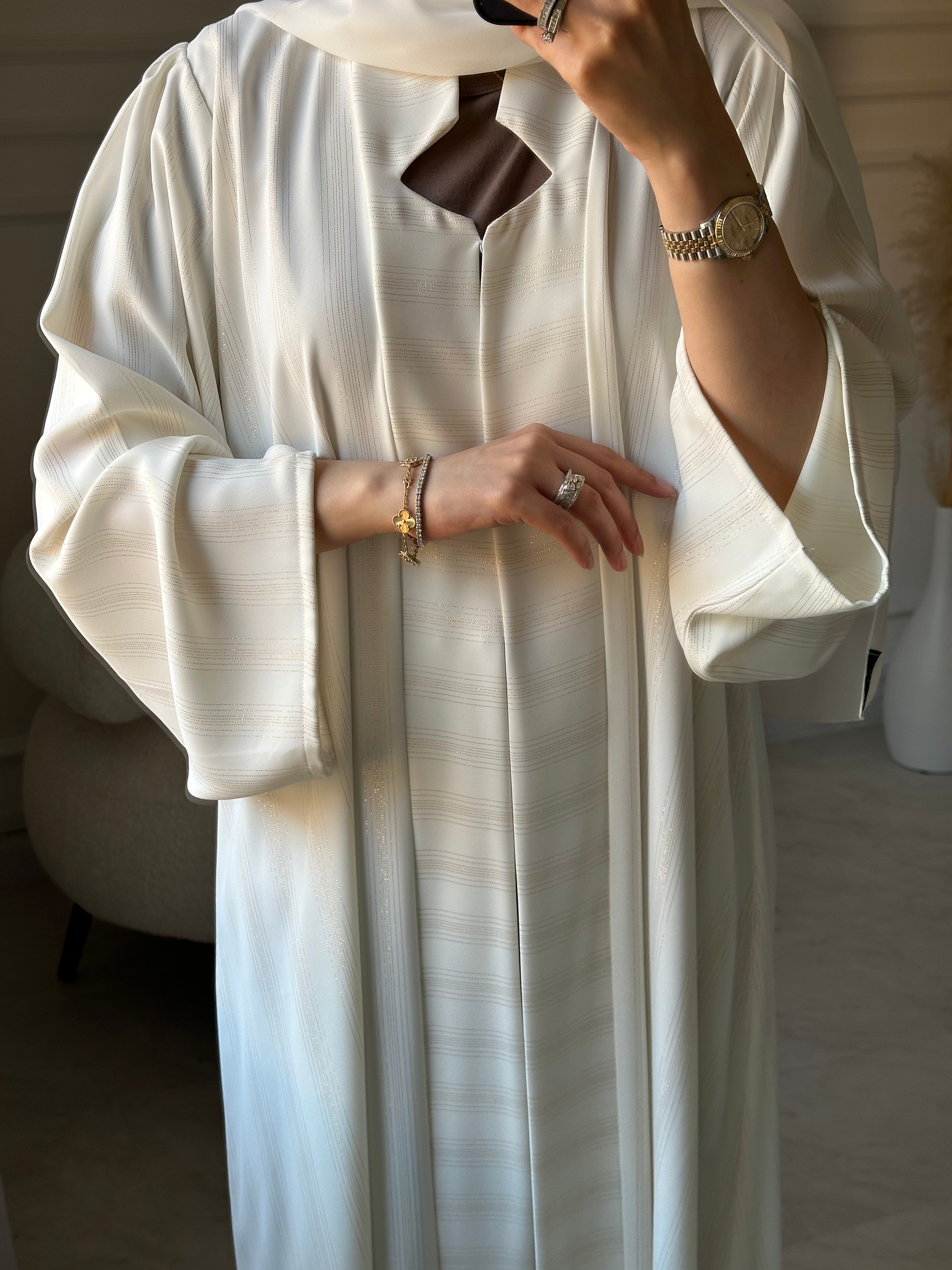 C 1519 White Abaya