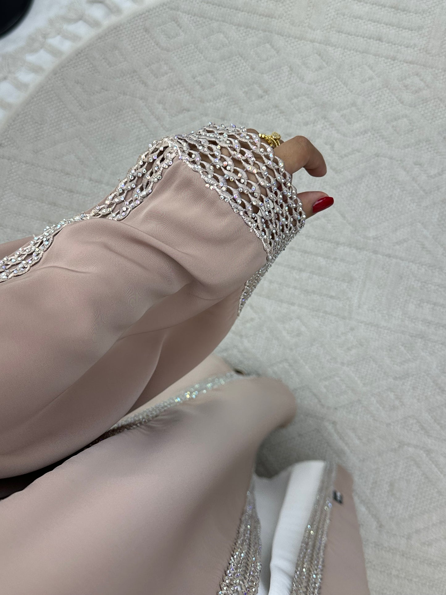 C 0328-01 Beige Lace Abaya