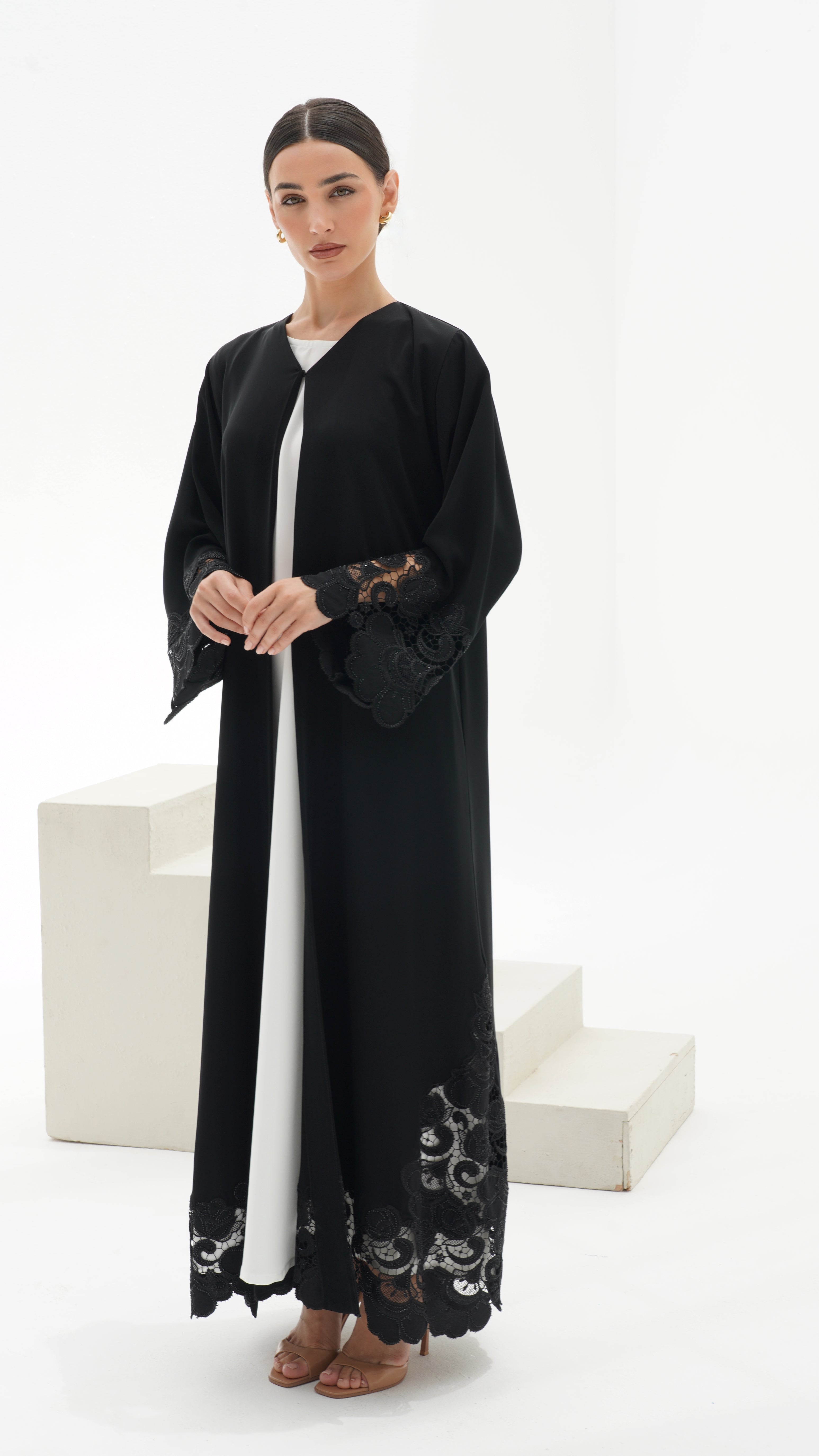 C 1114 Black Abaya