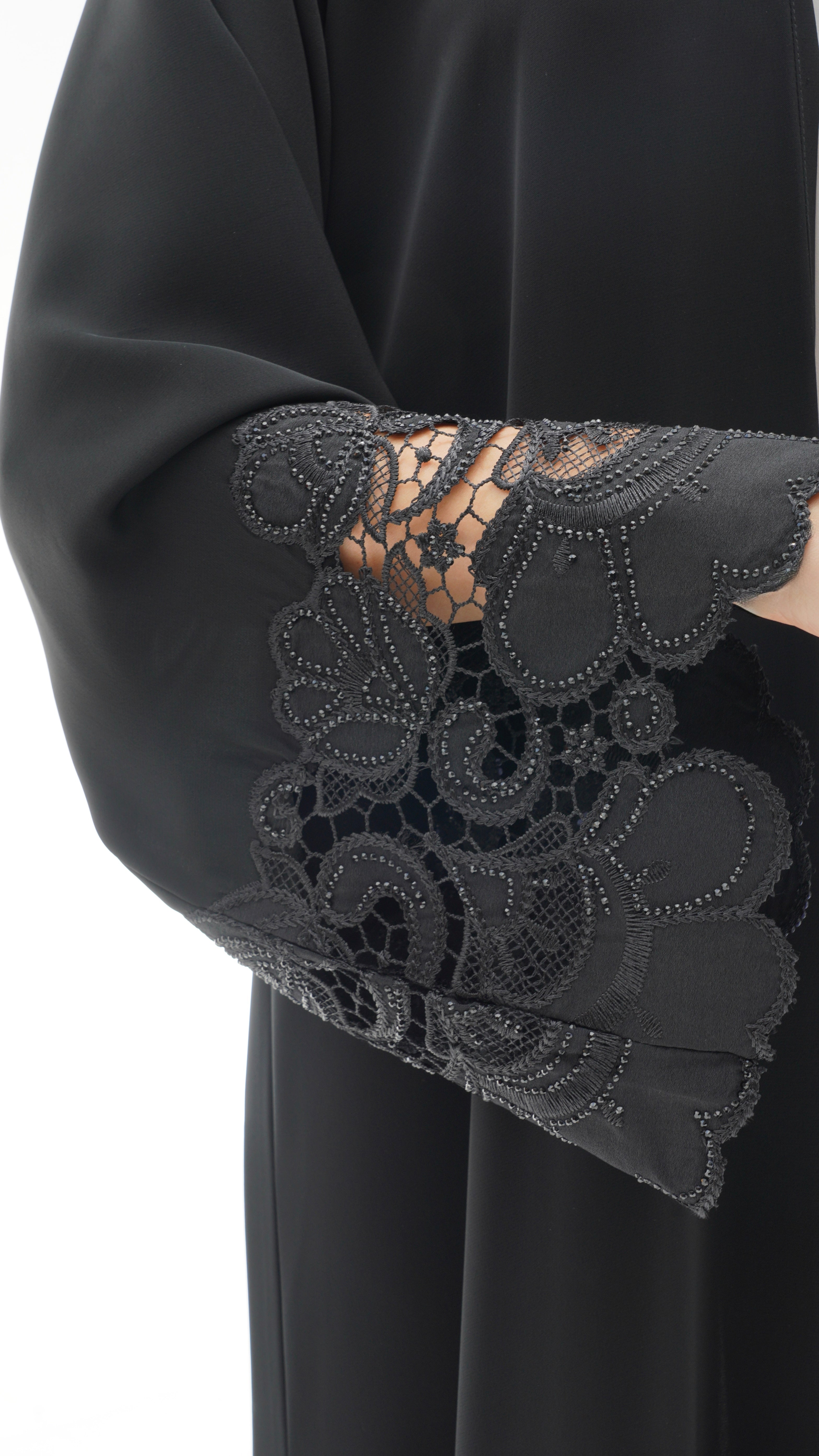 C 1114 Black Abaya