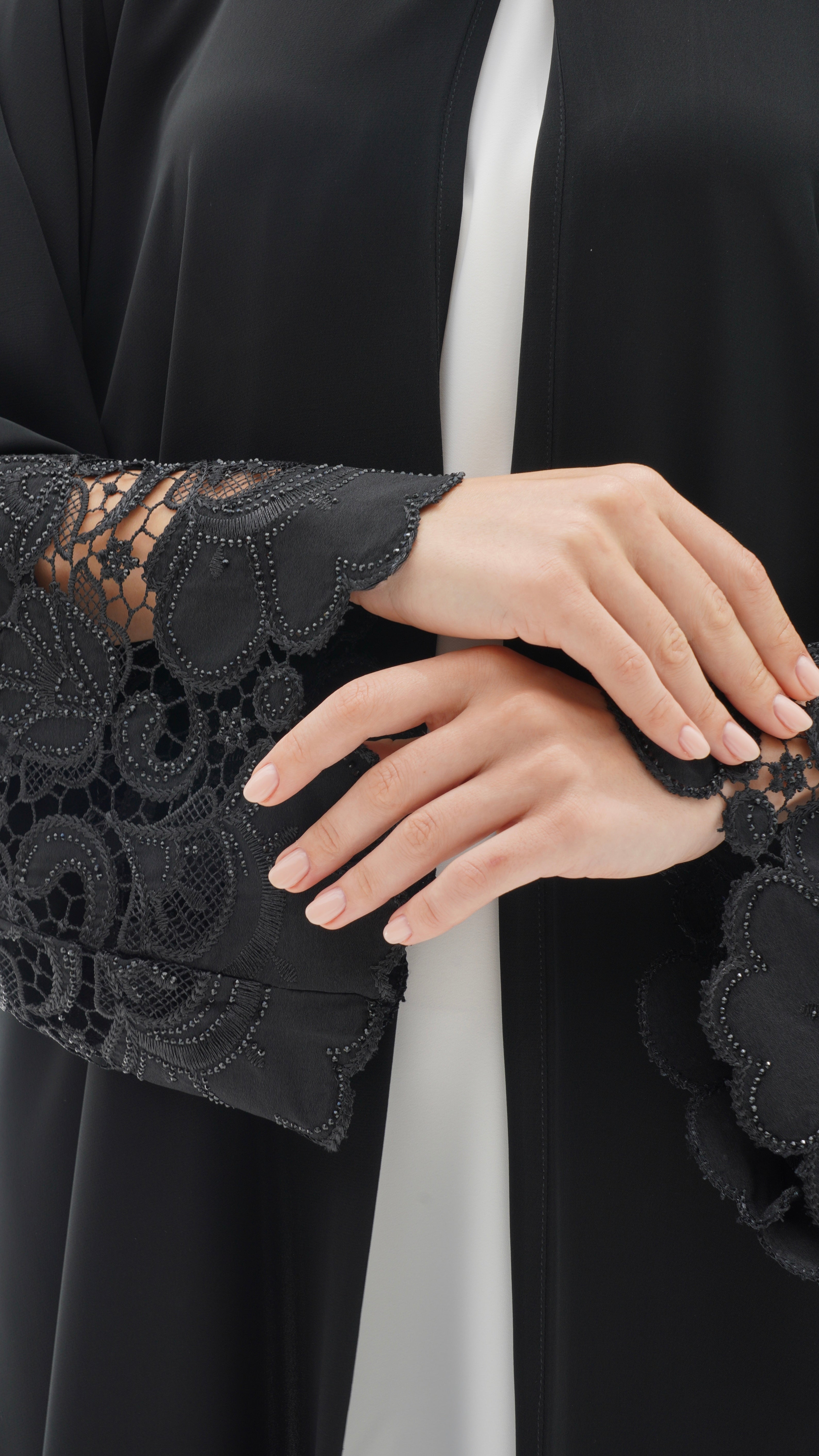 C 1114 Black Abaya