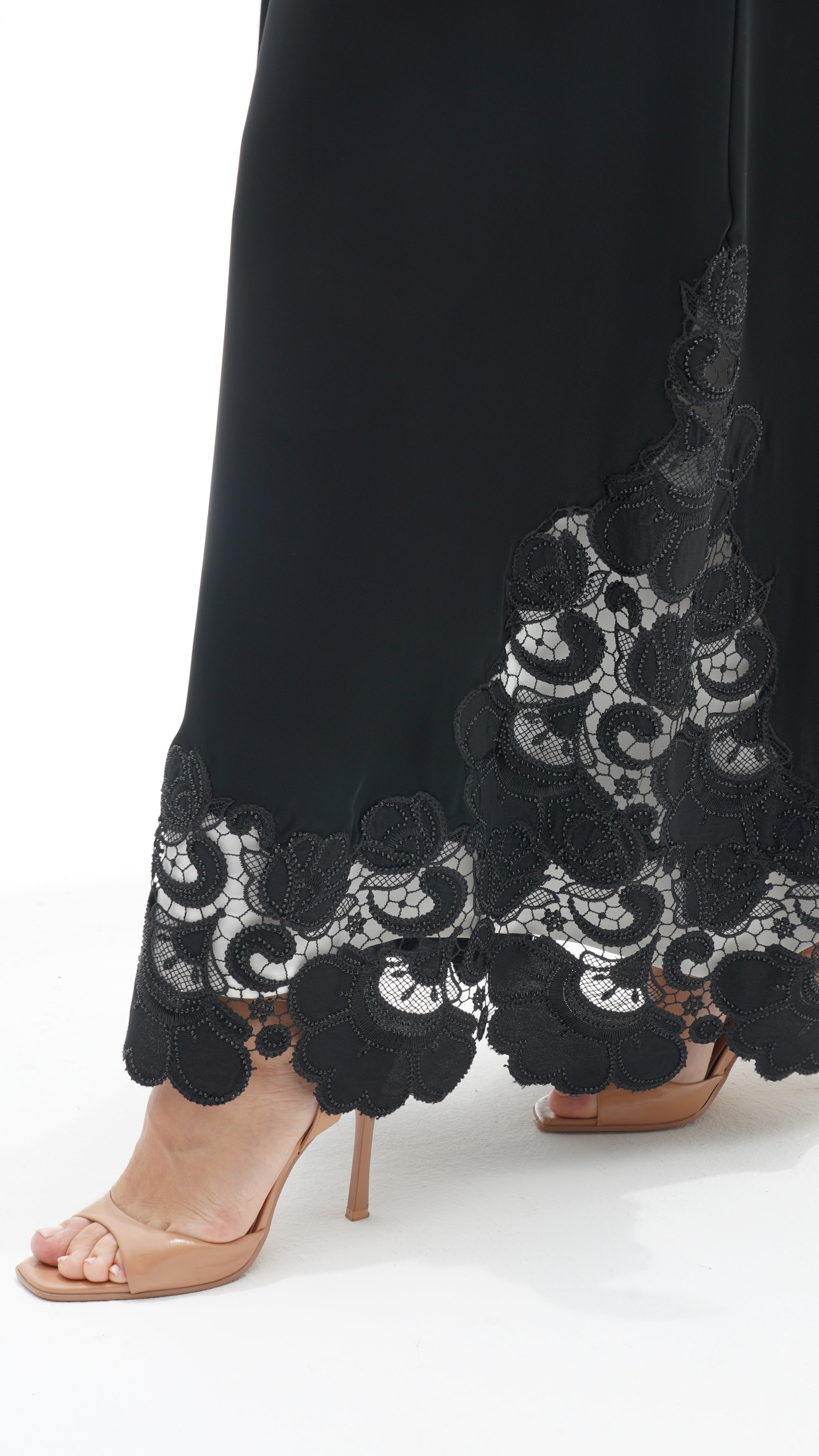 C 1114 Black Abaya
