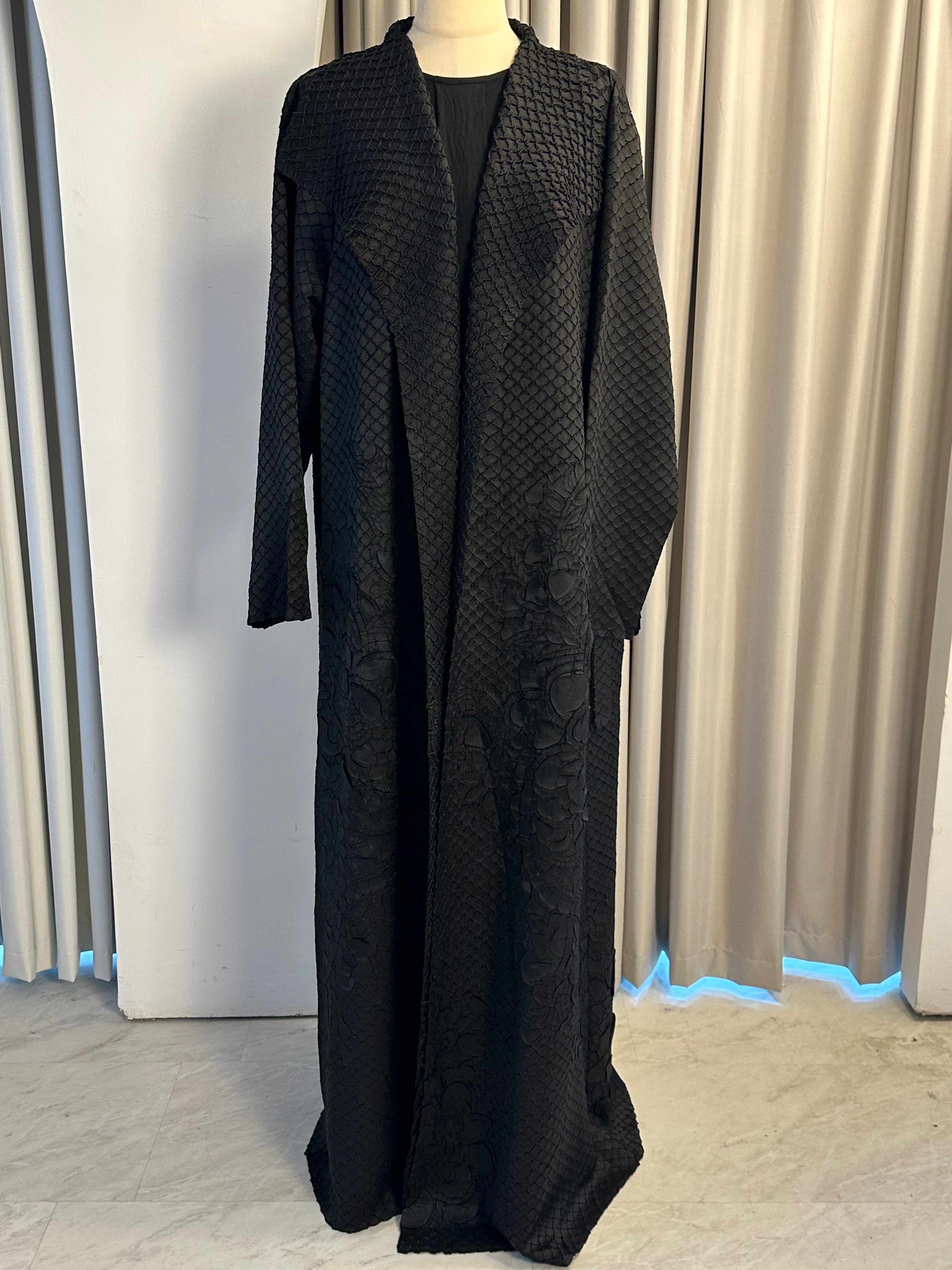 C 1720 Black Snakeskin Abaya