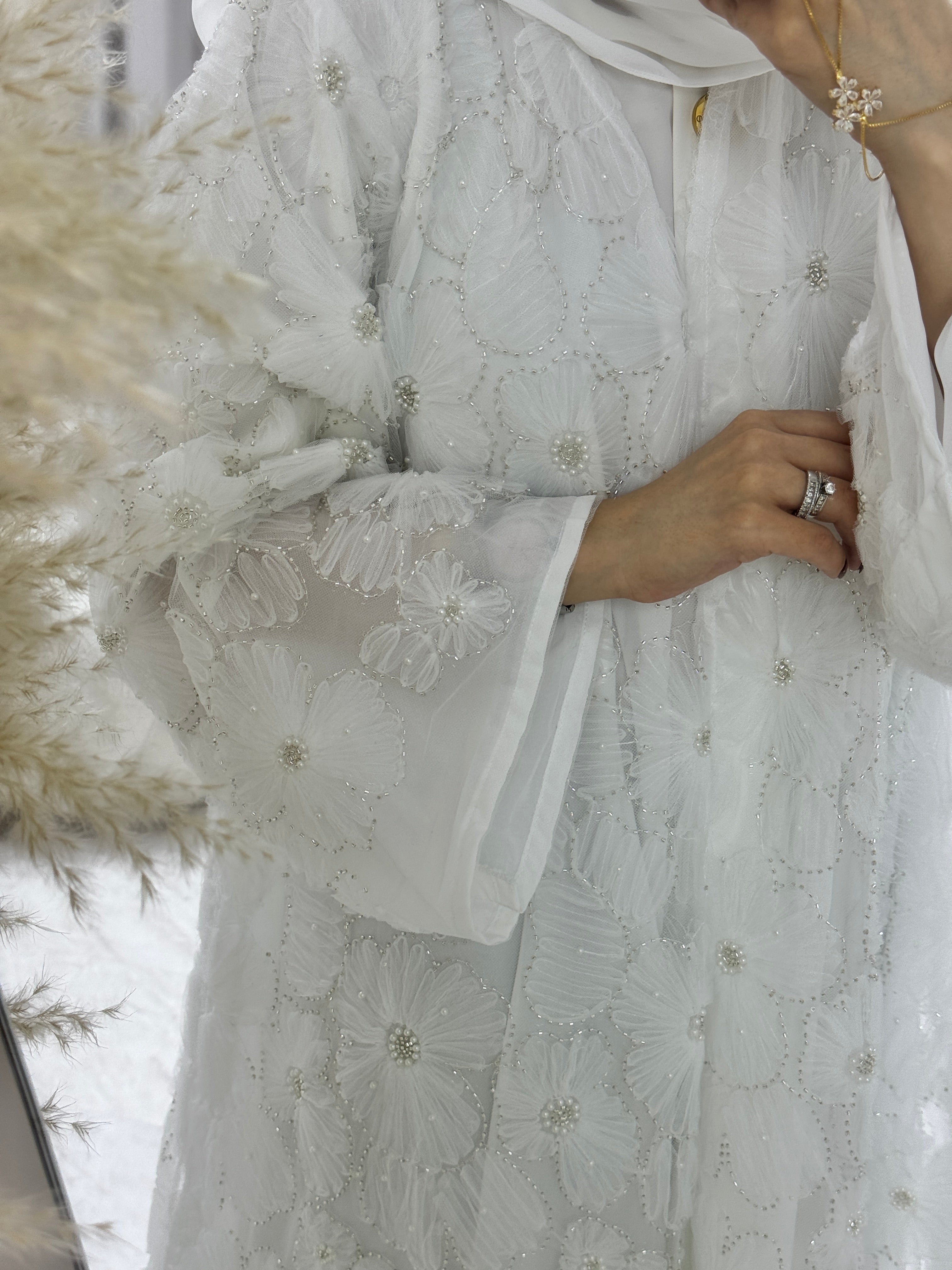 C 1289-01 White Beaded Dantel Abaya