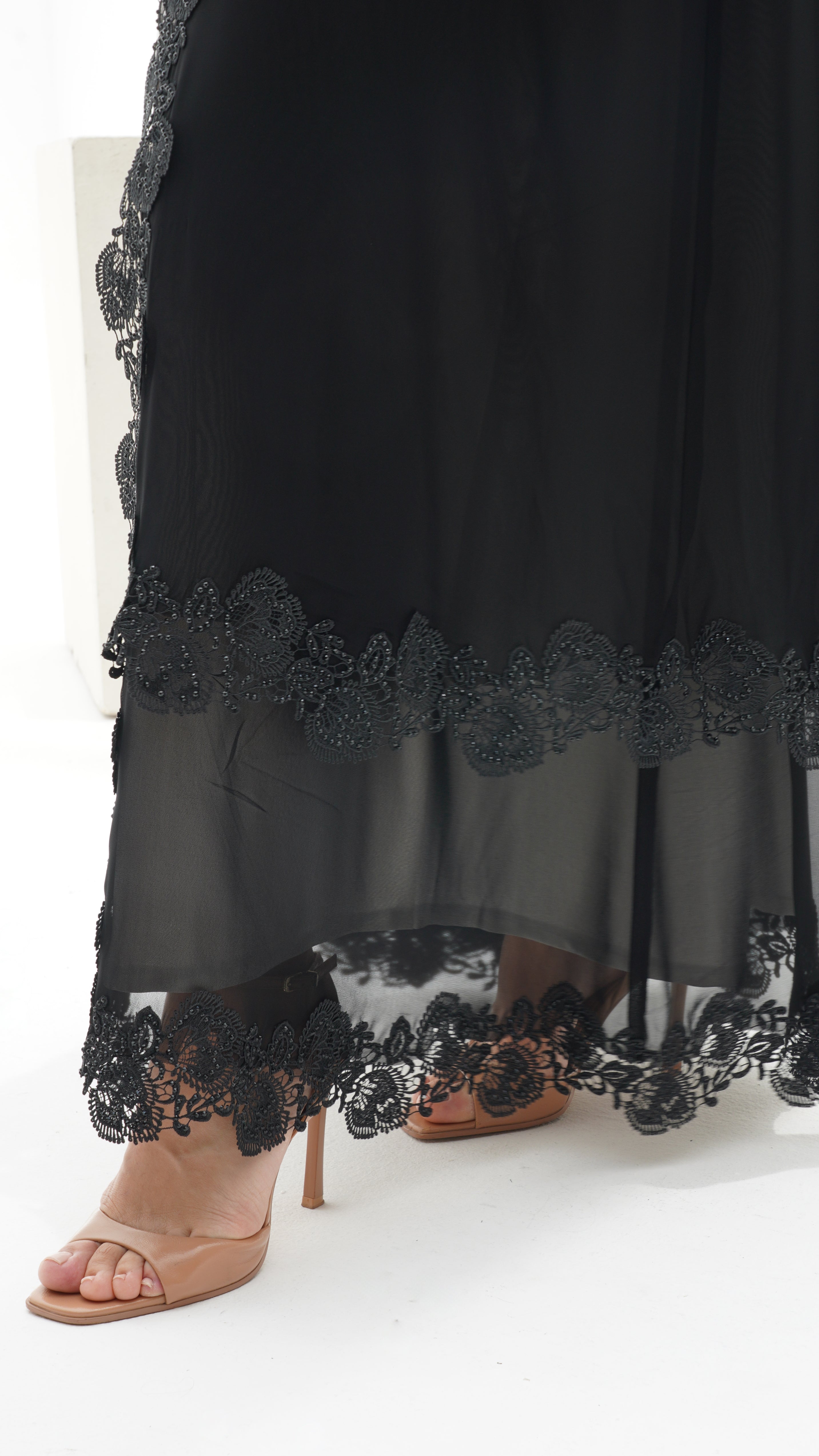 C 1123 Black Abaya