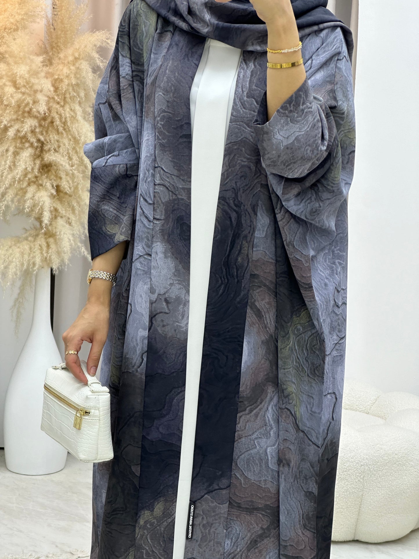 C RTW 0152-01 Light Grey Marble Abaya