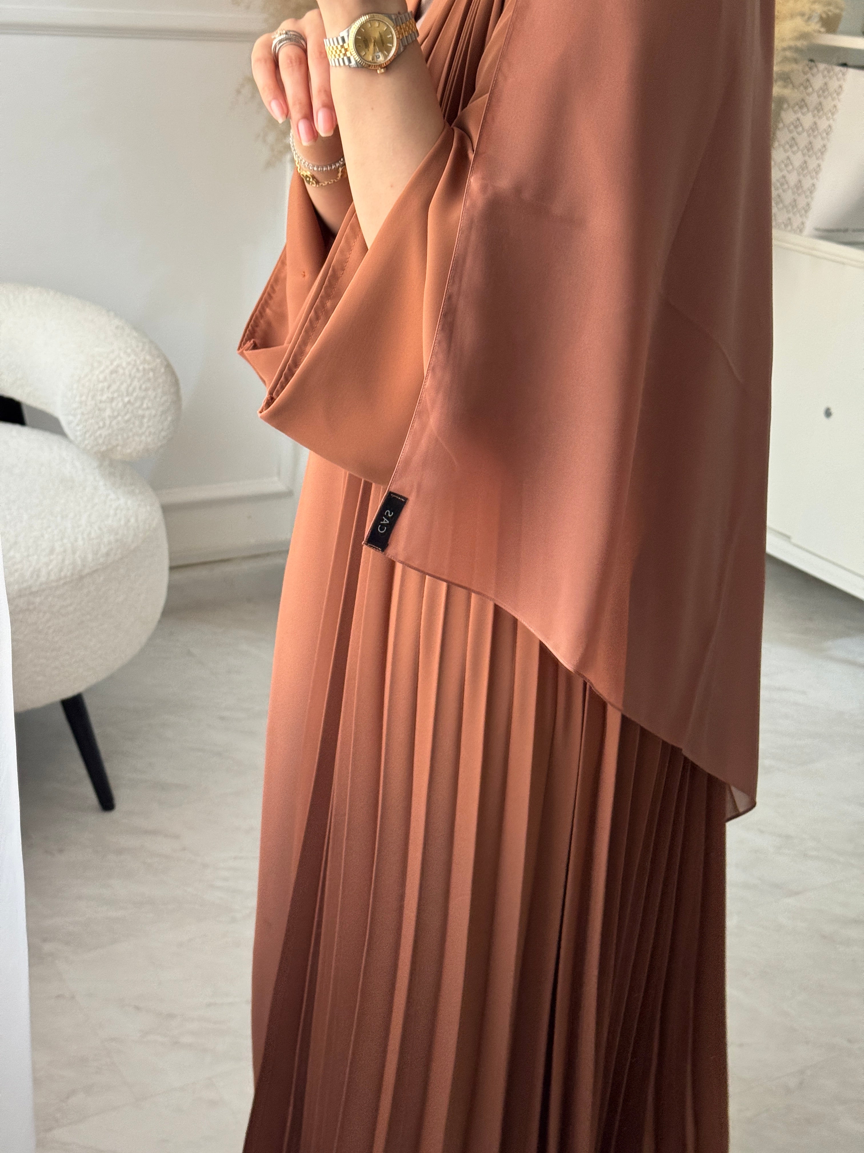 عباية مطبوعة بنقشة زنبق أسود C 1254