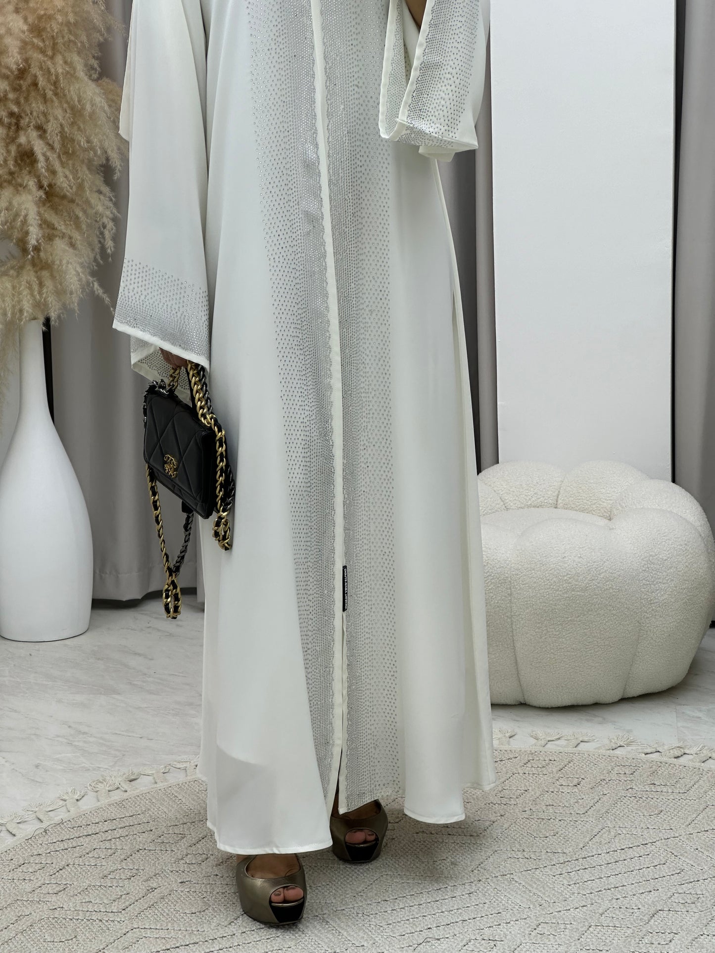 C 0174-02 White Abaya