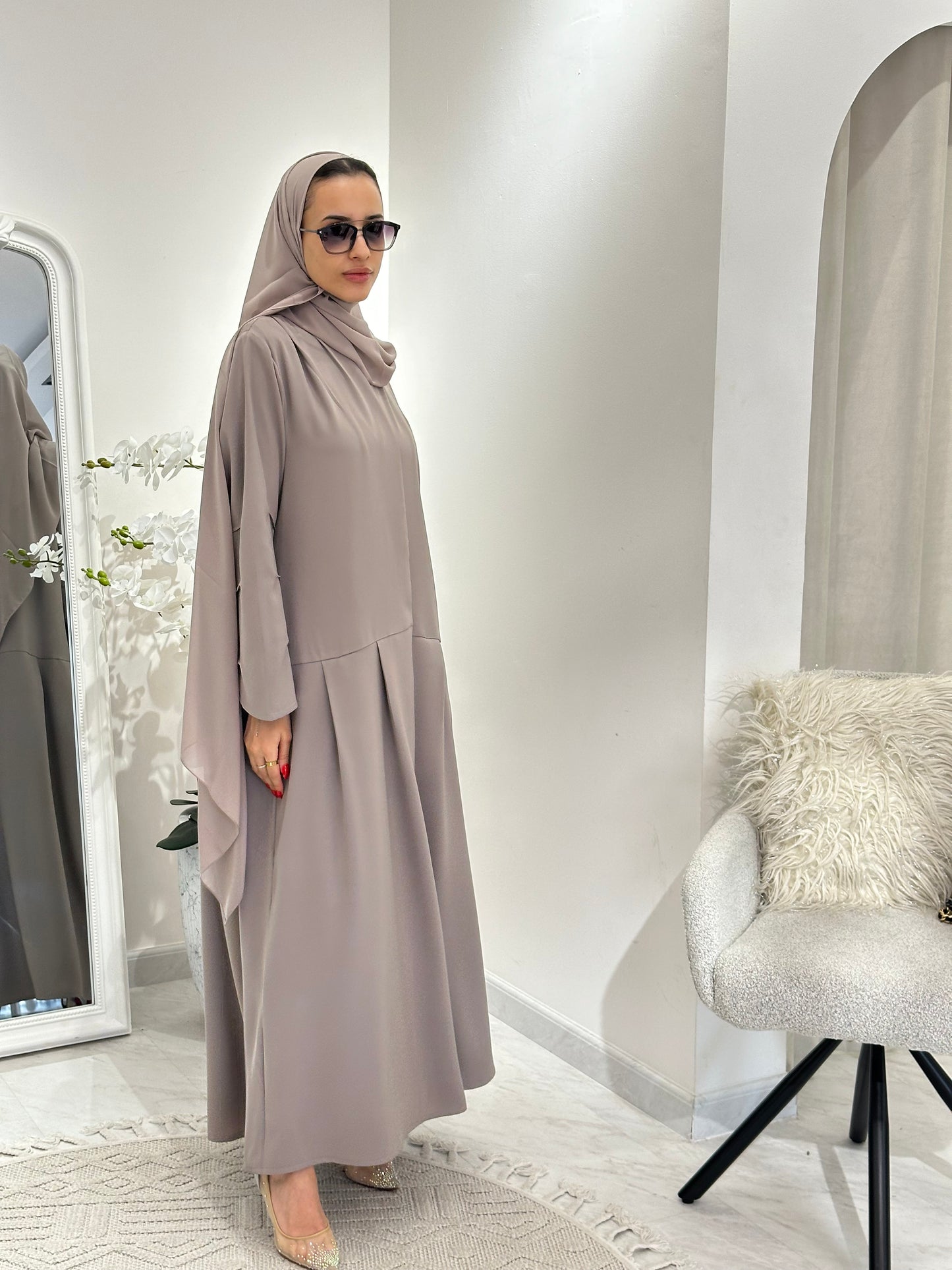 C 0363 Beige Abaya