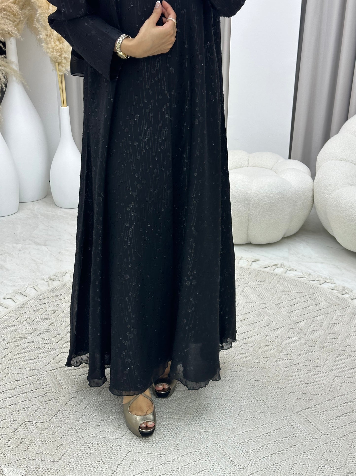 C 0185 Black Dots Abaya