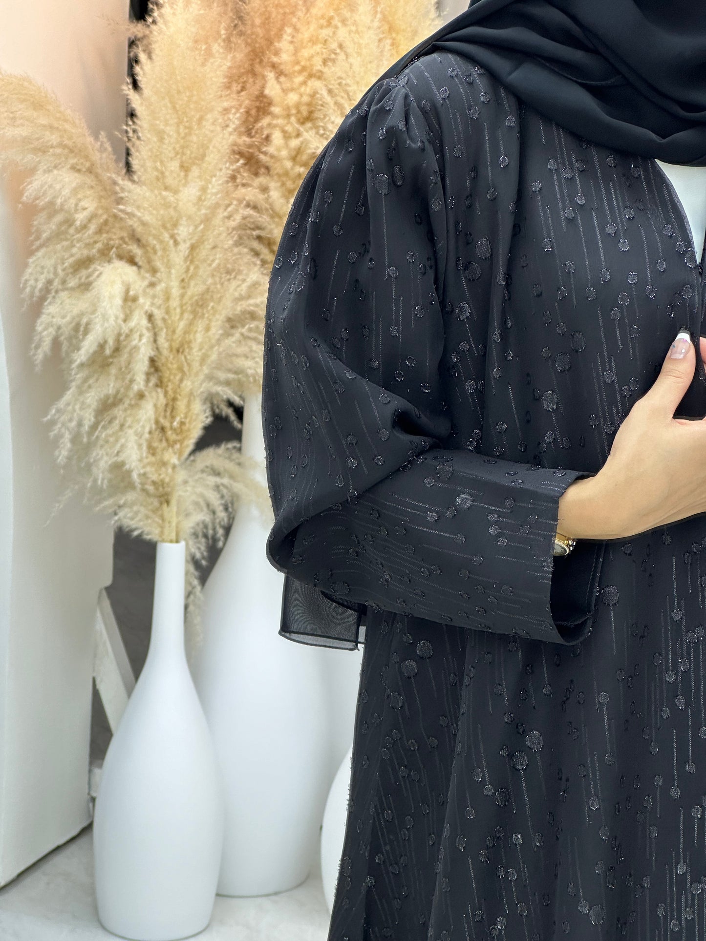 C 0185 Black Dots Abaya