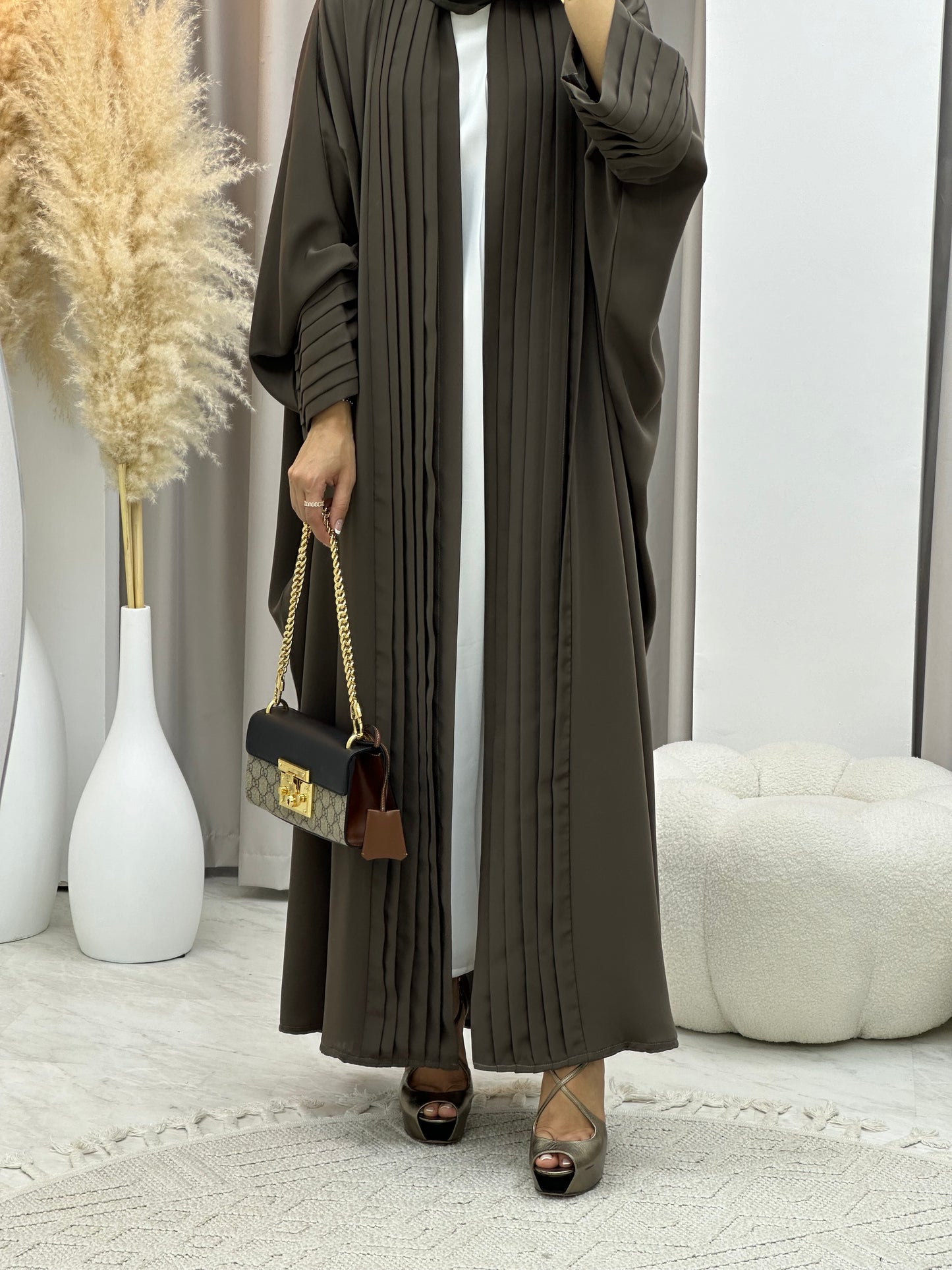 C 0178 Pleated Olive Abaya