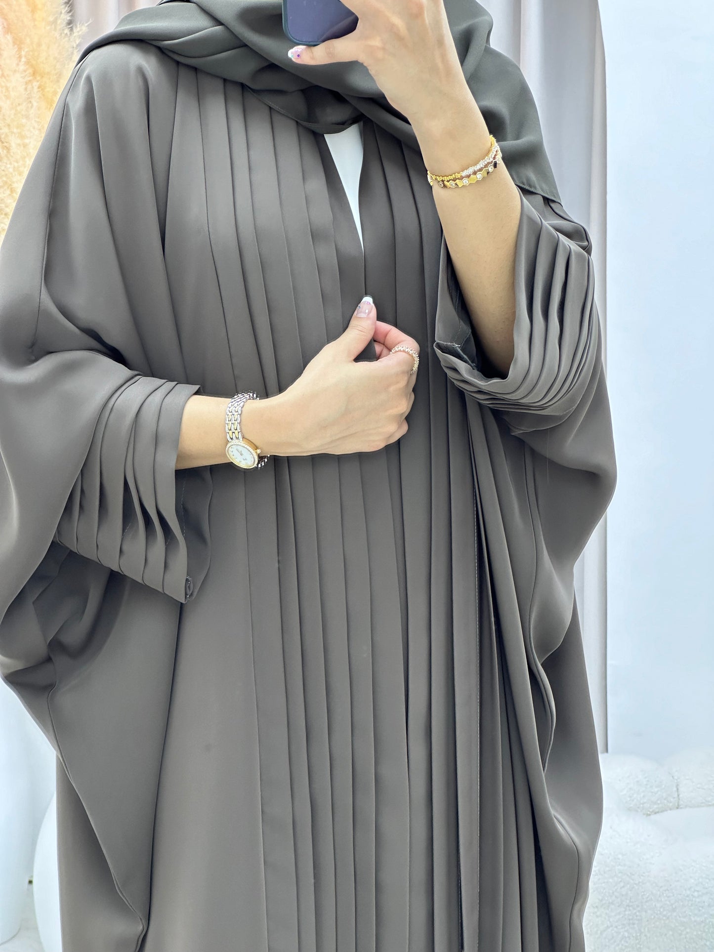 C 0178 Pleated Olive Abaya