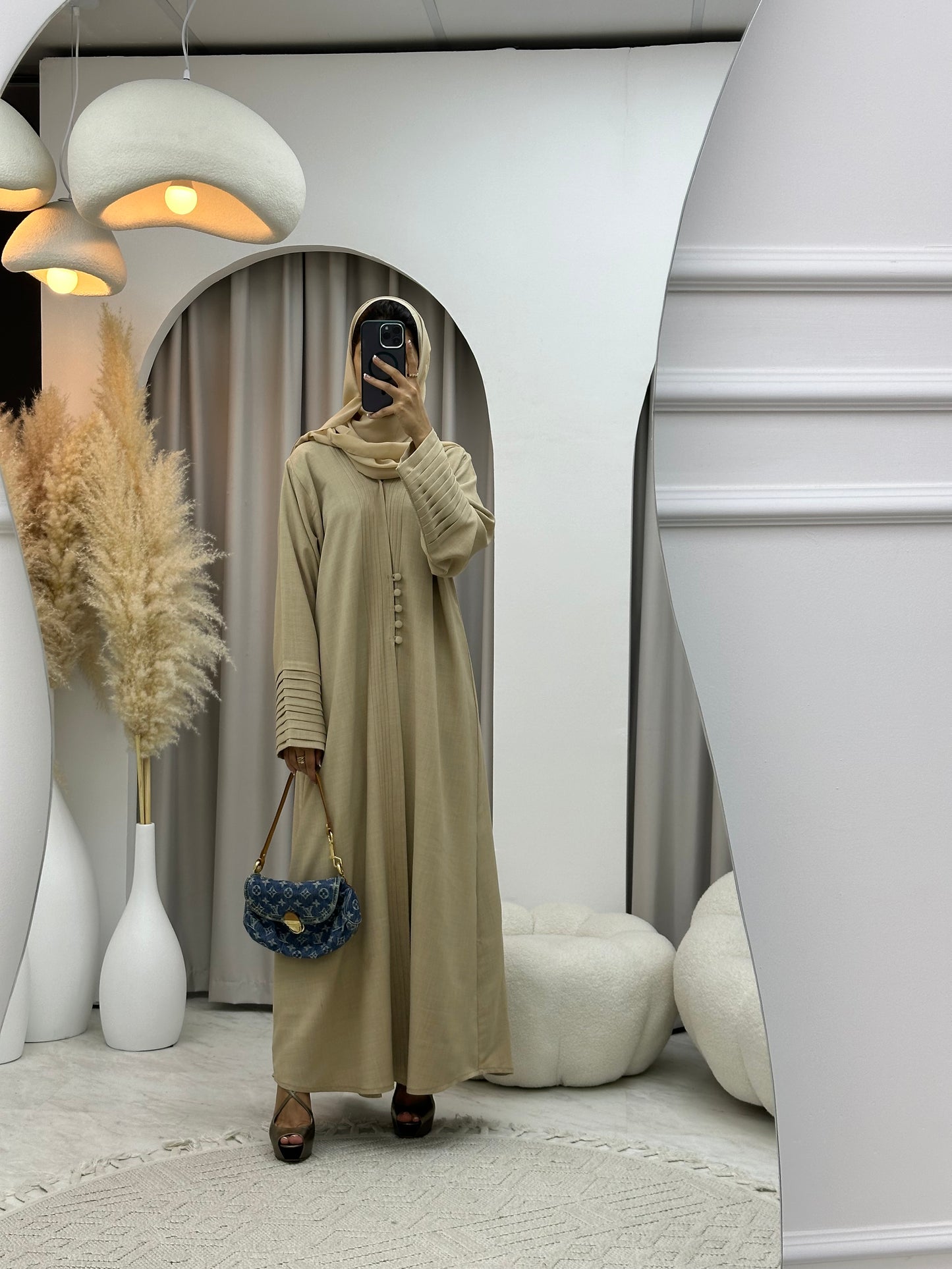 C 0194 Pleated Beige Abaya