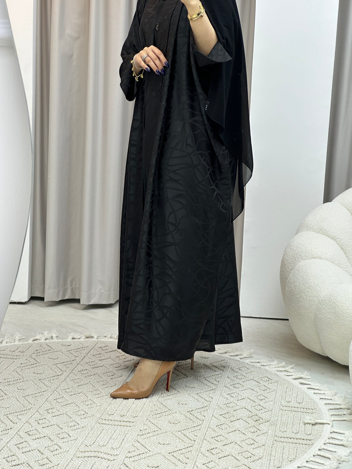 C Black Swirl Bisht Abaya