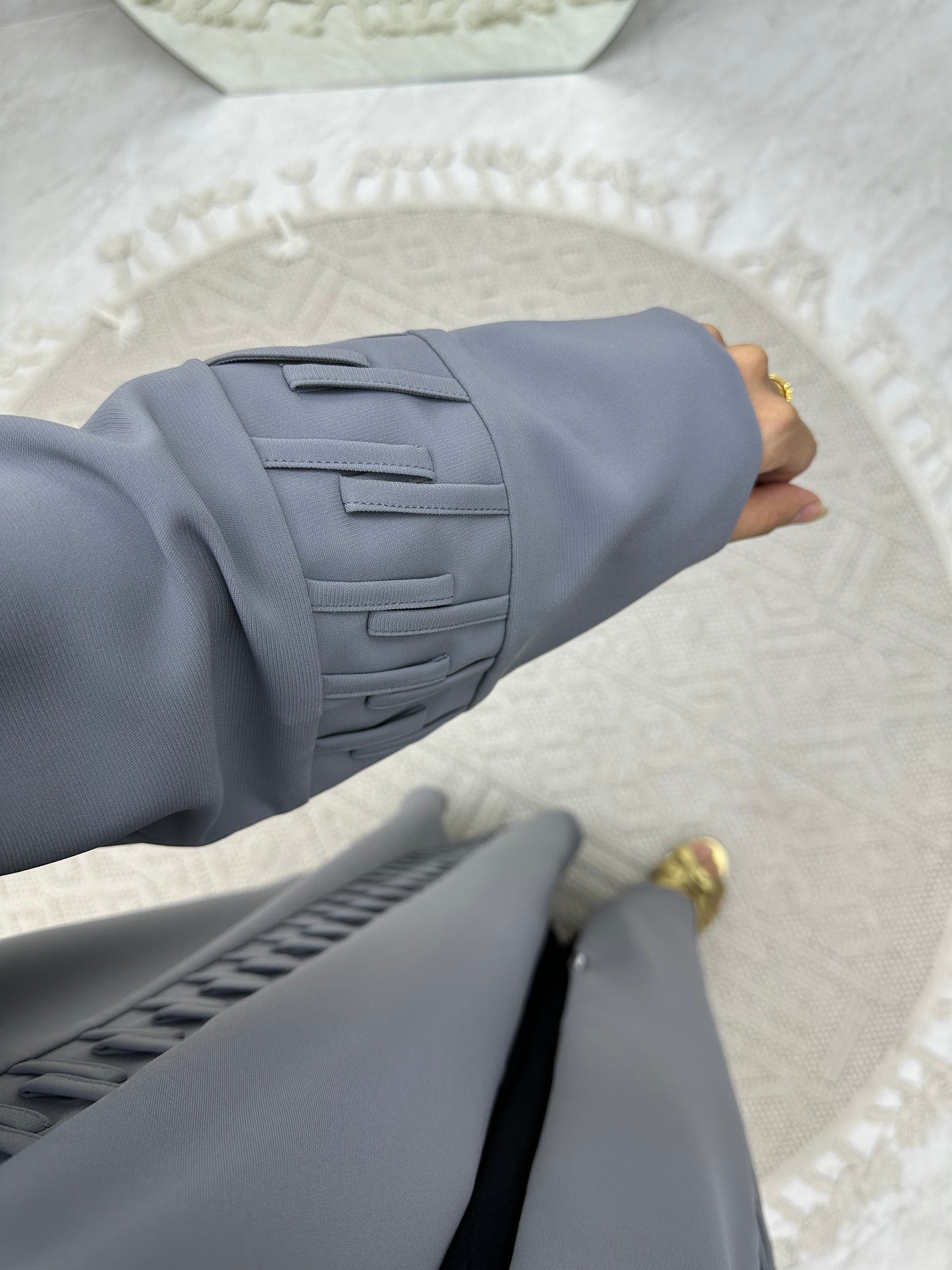 C 0200 Zigzag Grey Abaya