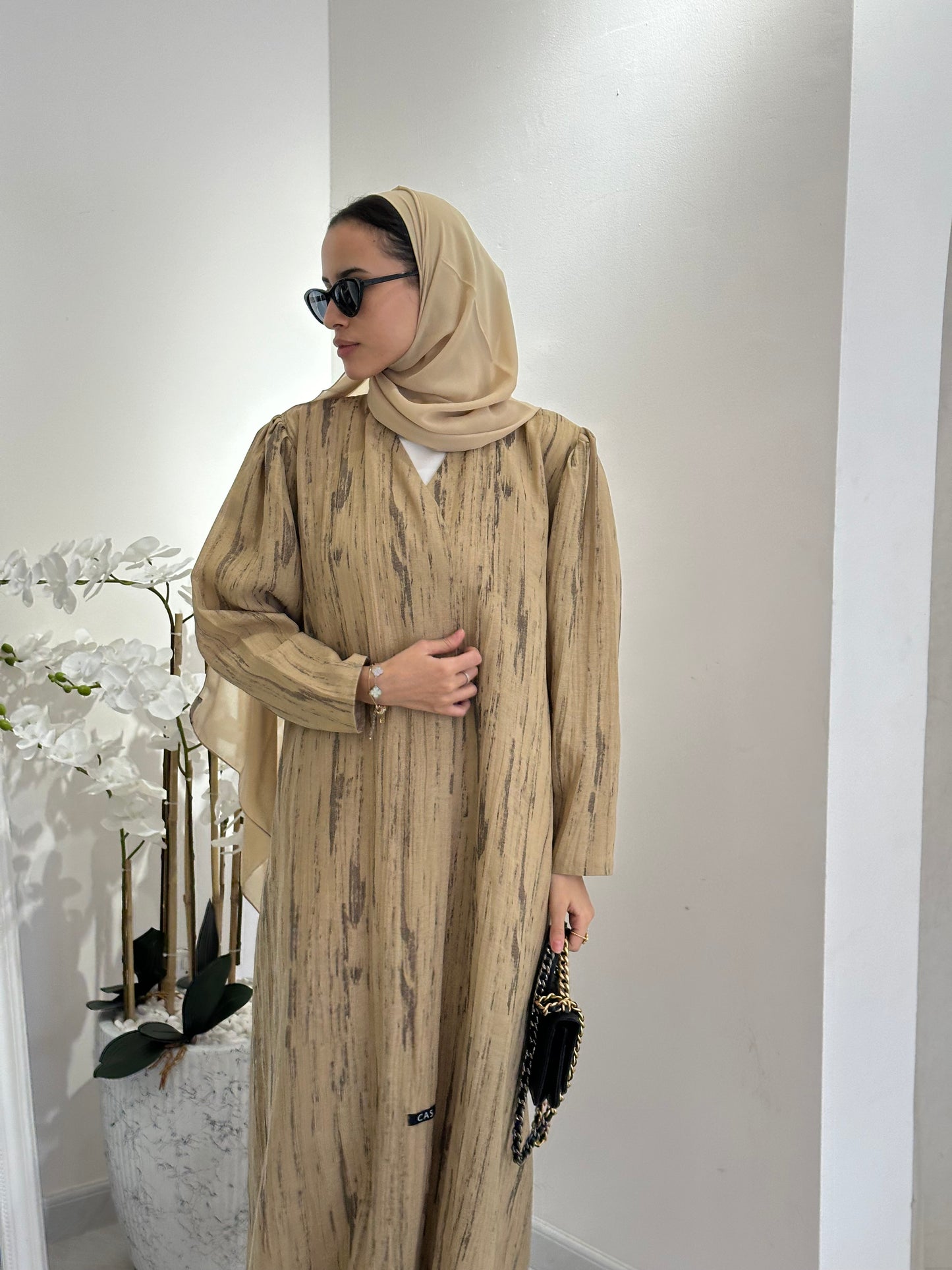 C 0369-01 Beige Printed Abaya