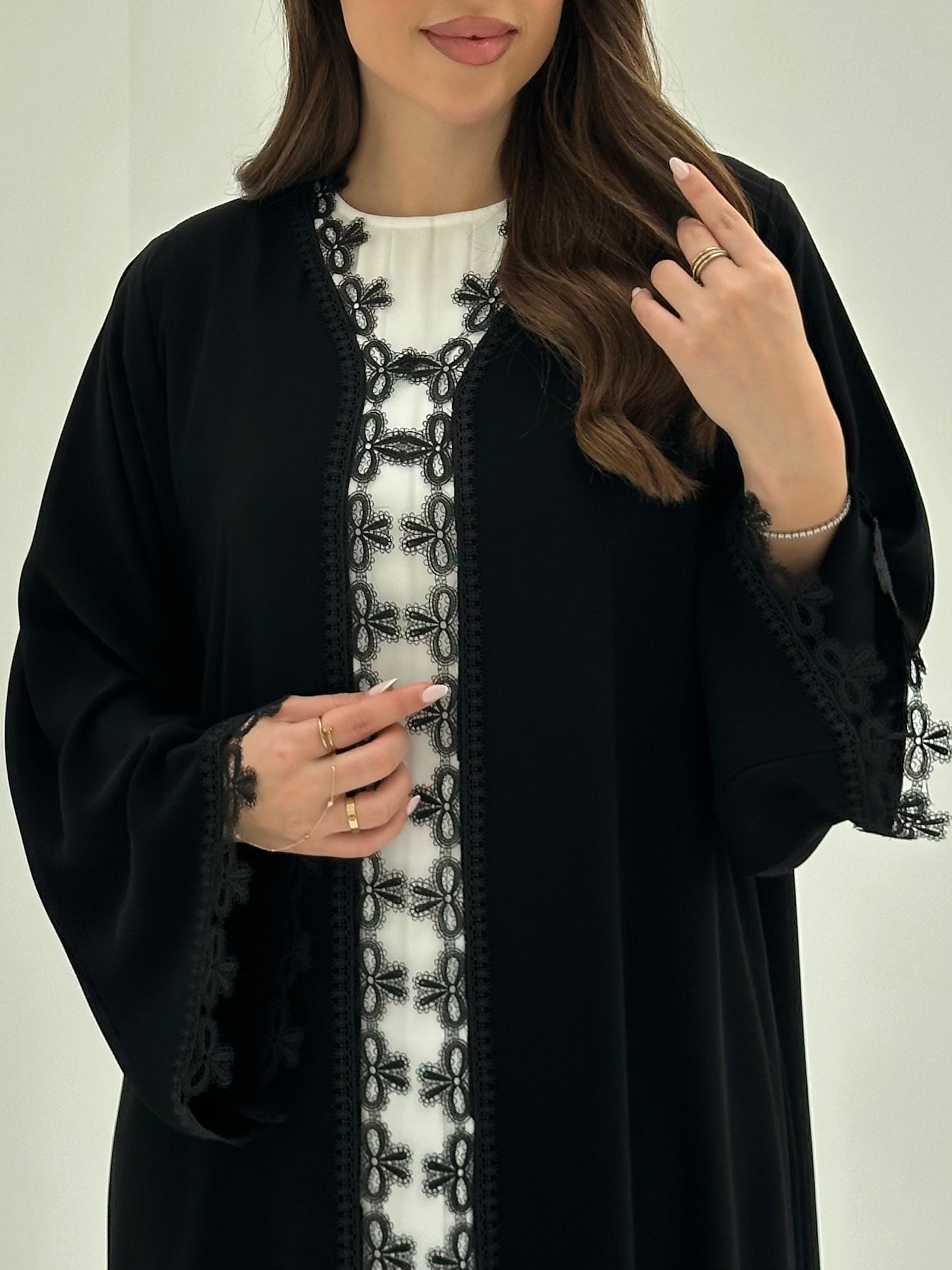 C 1882 Black Bow Lace Abaya