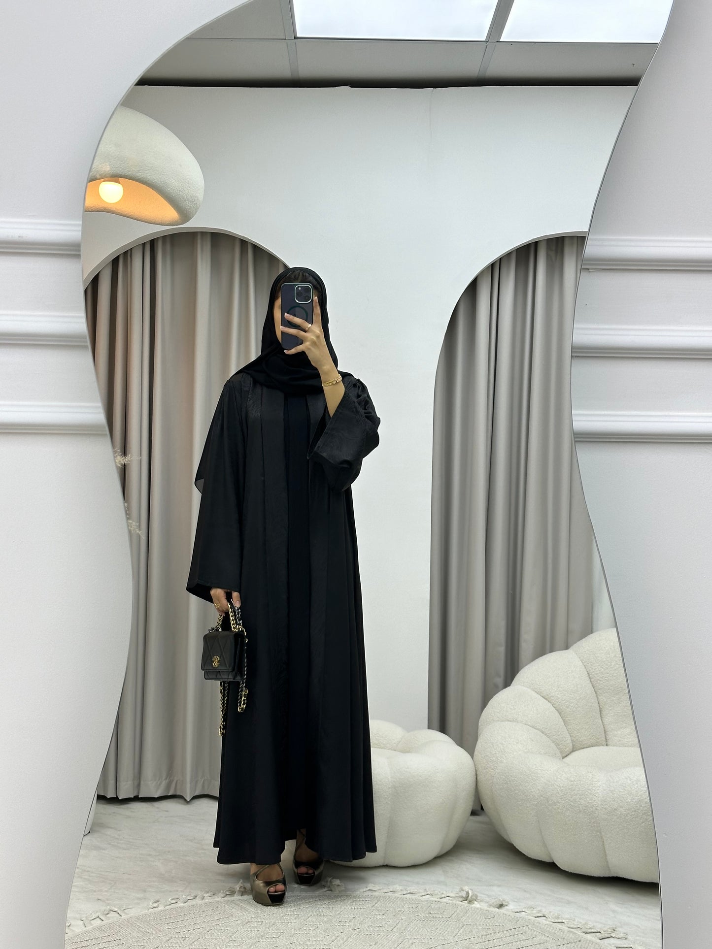 C 0208-01 Black Waves Abaya