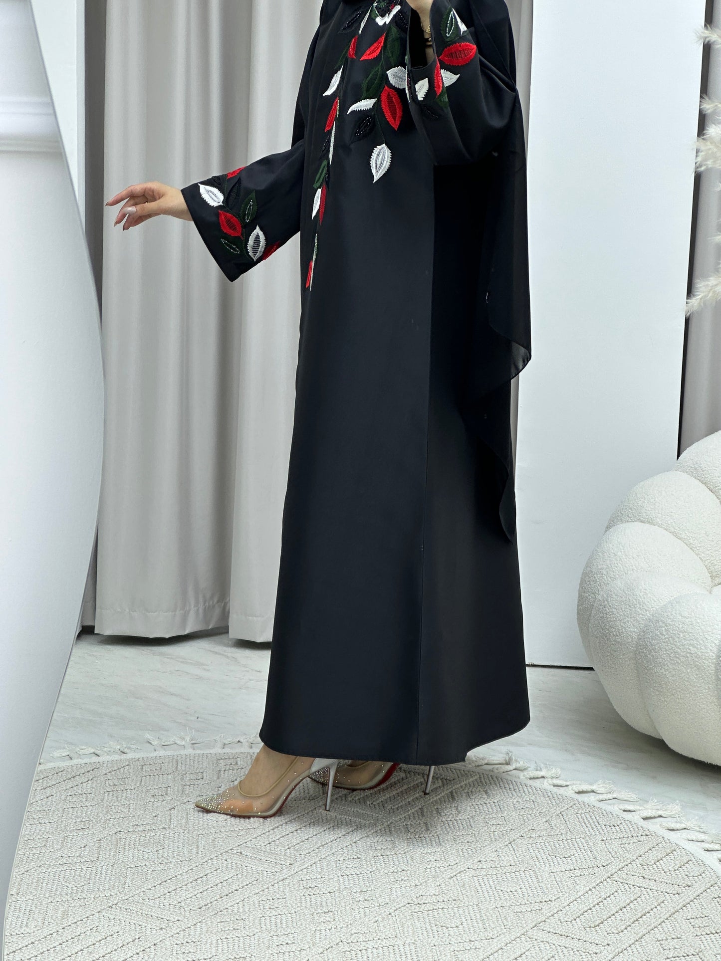 C RTW Emirati National Day Abaya Set 02