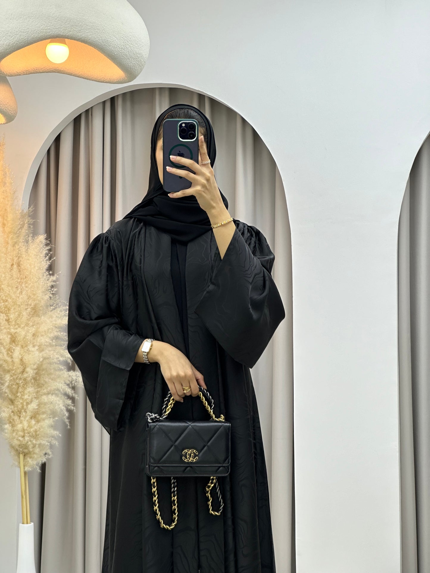 C 0219-01 Black Curves Abaya