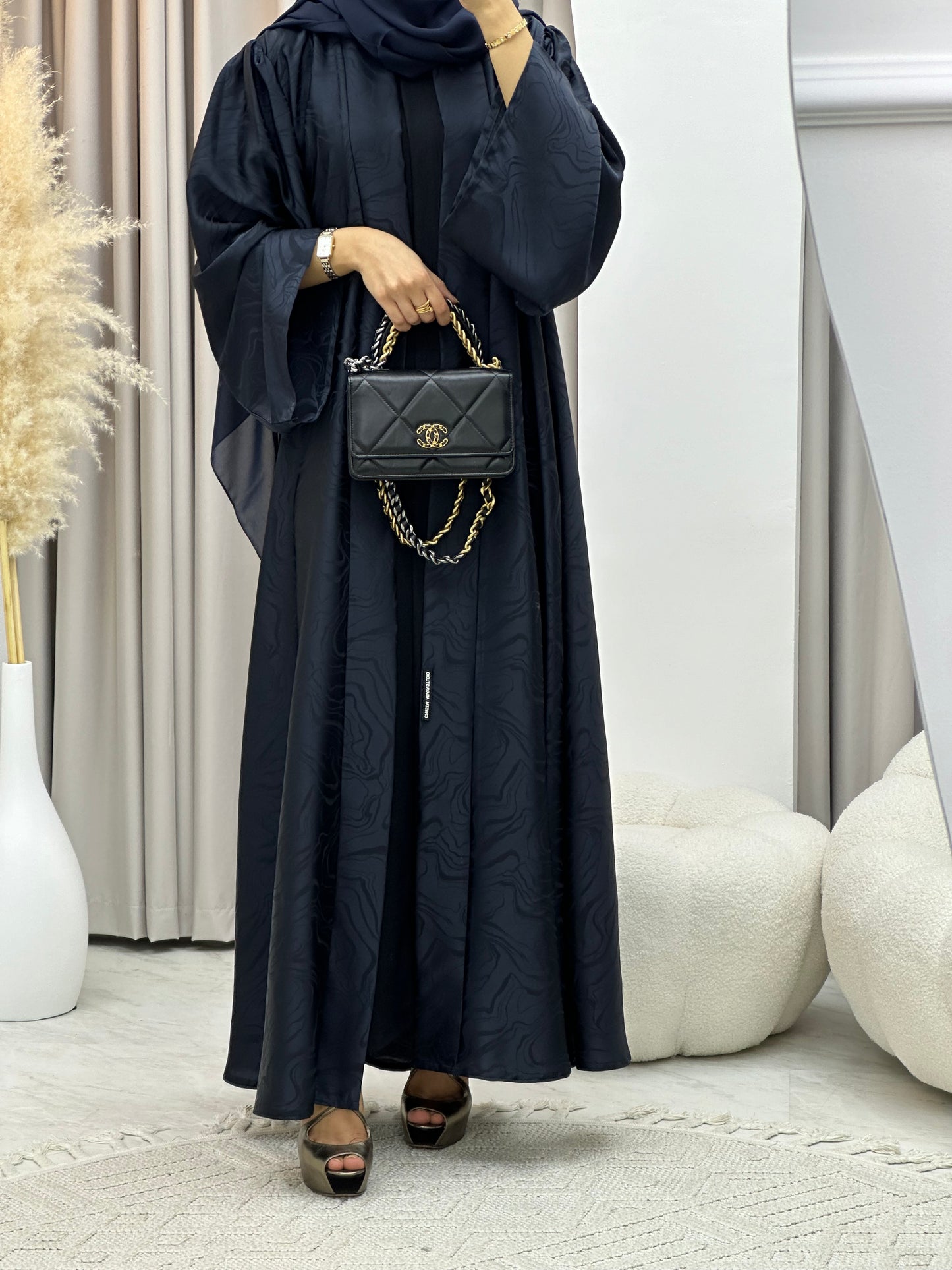 C 0219-04 Navy Blue Curves Abaya