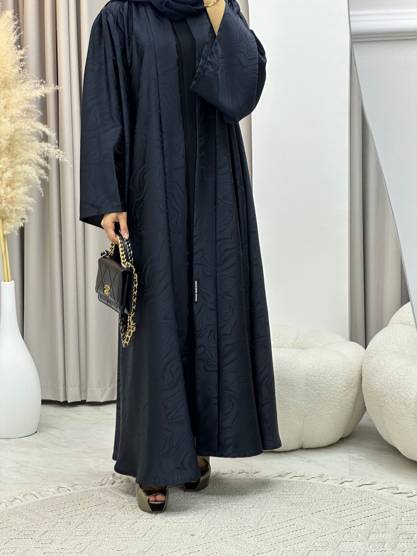 C 0219-04 Navy Blue Curves Abaya