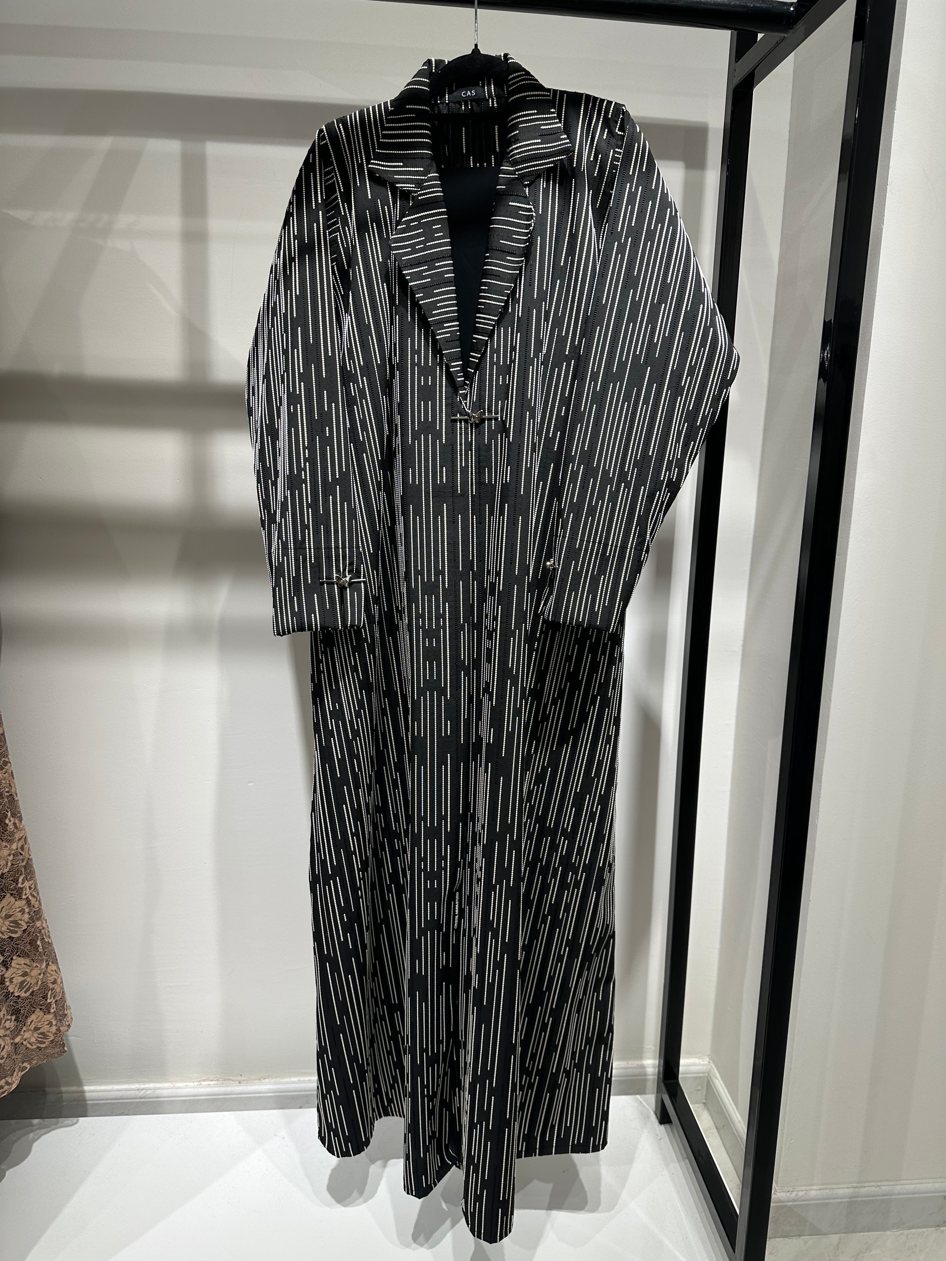 C 1360-02 Black White Coat Abaya