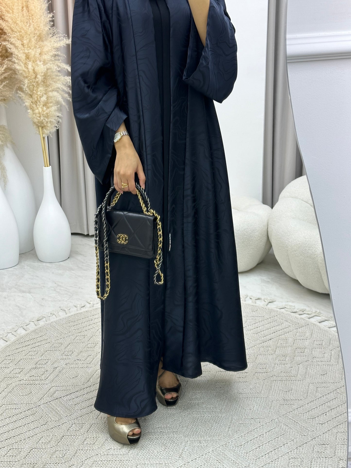 C 0219-04 Navy Blue Curves Abaya