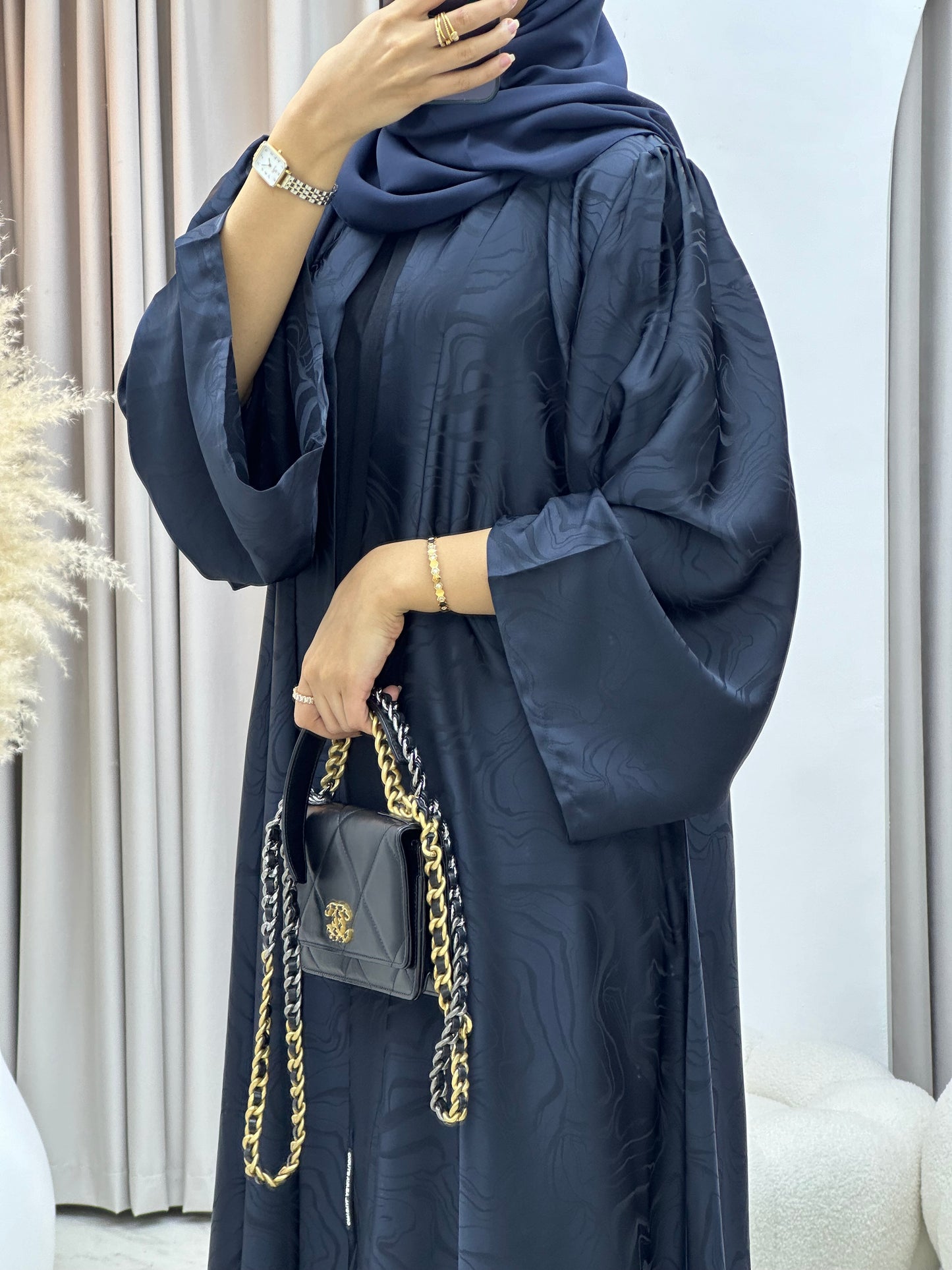 C 0219-04 Navy Blue Curves Abaya