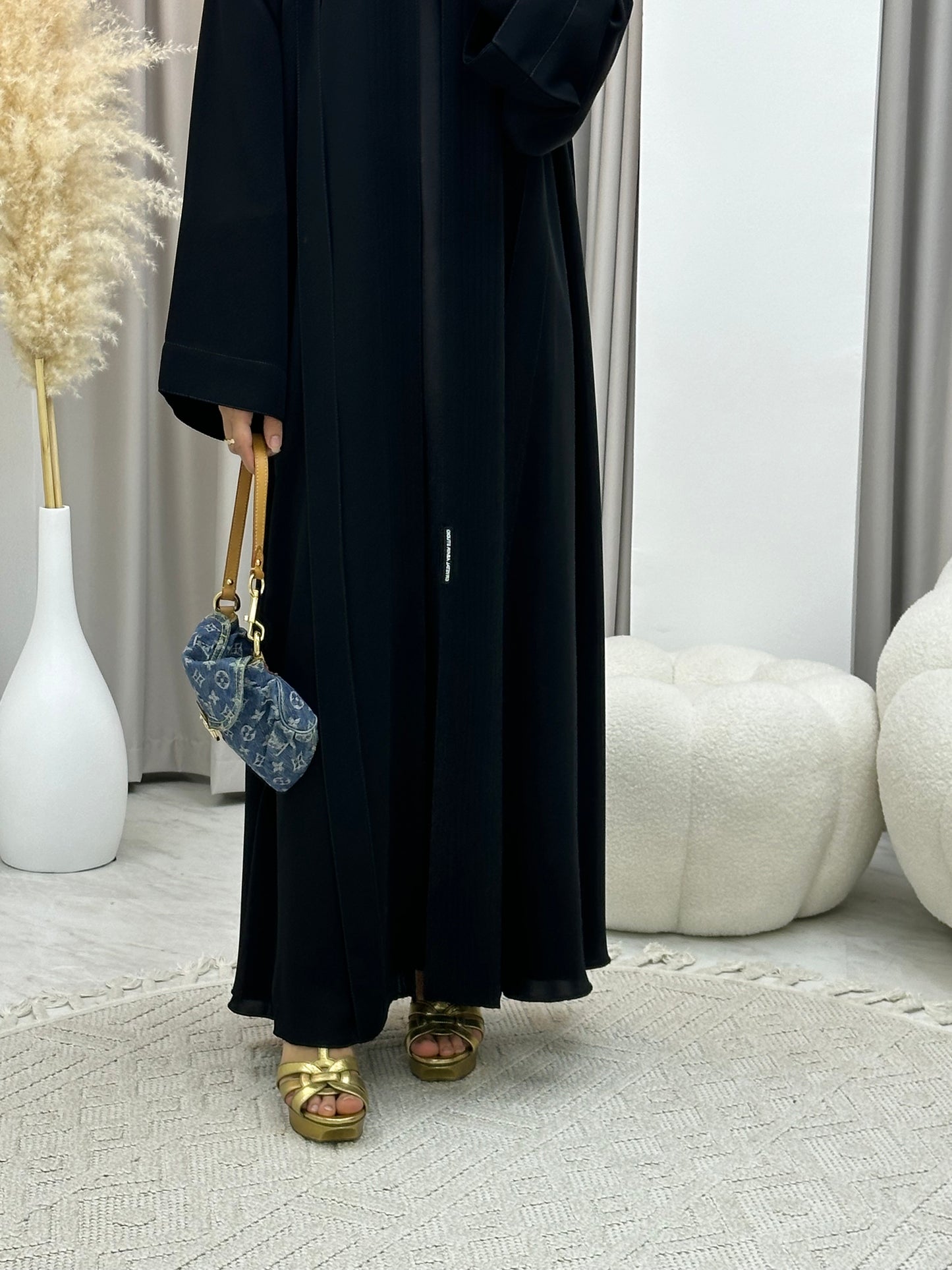 C 0225-01 Black Abaya