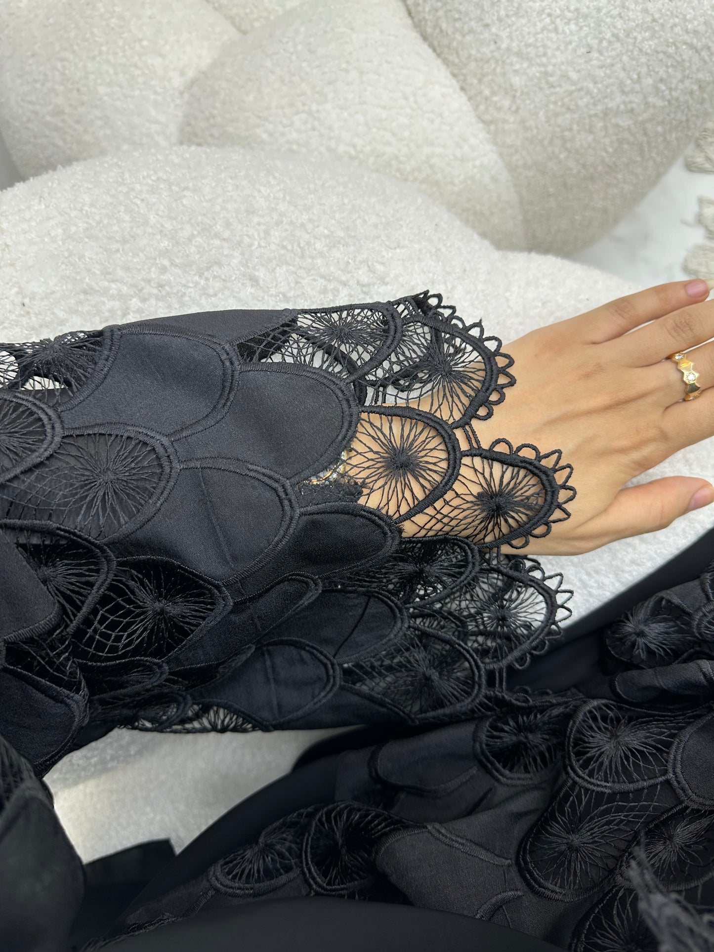 C 0223-01 Black Lace Abaya