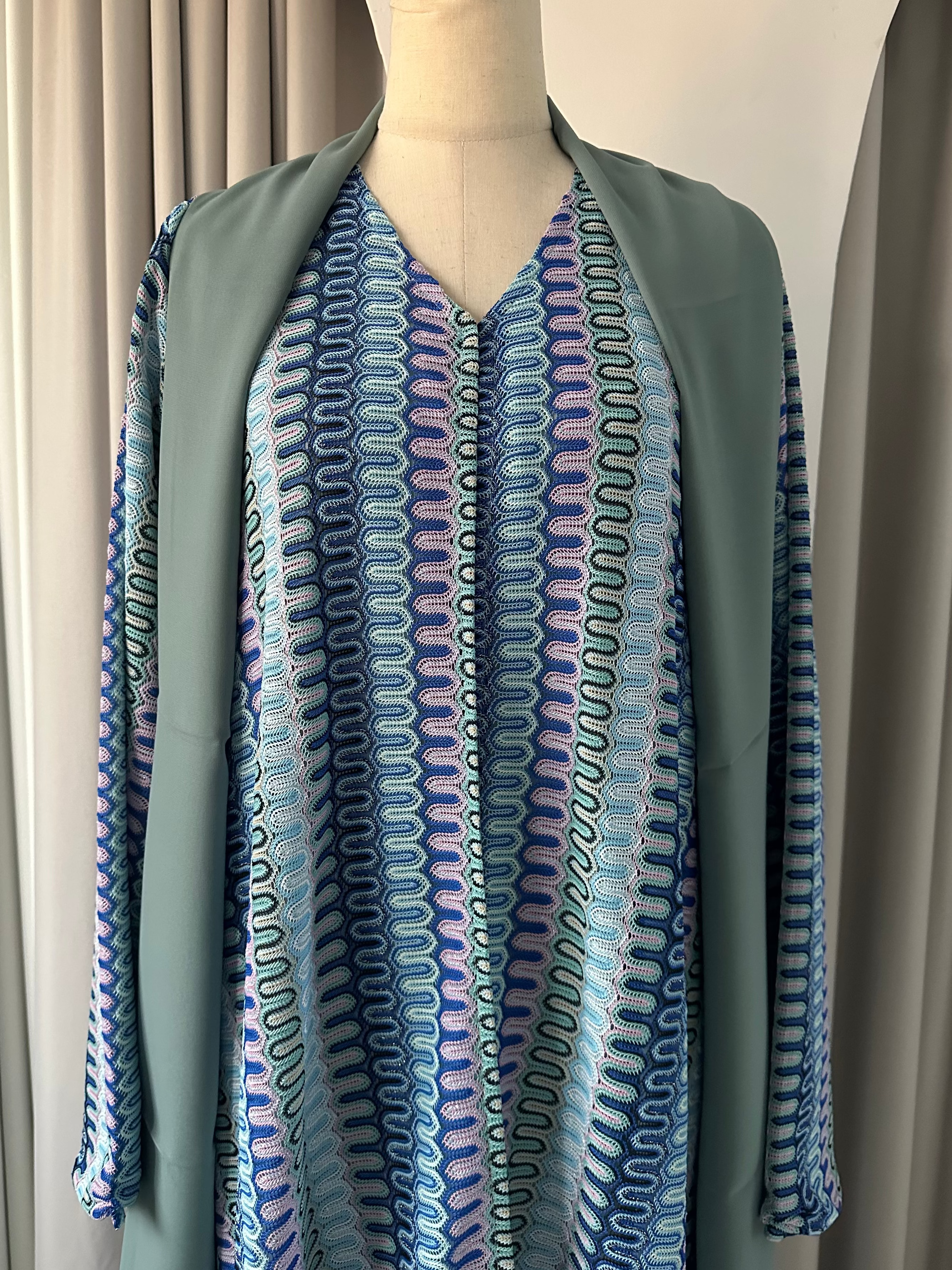 C 1600 Blue Wave Abaya